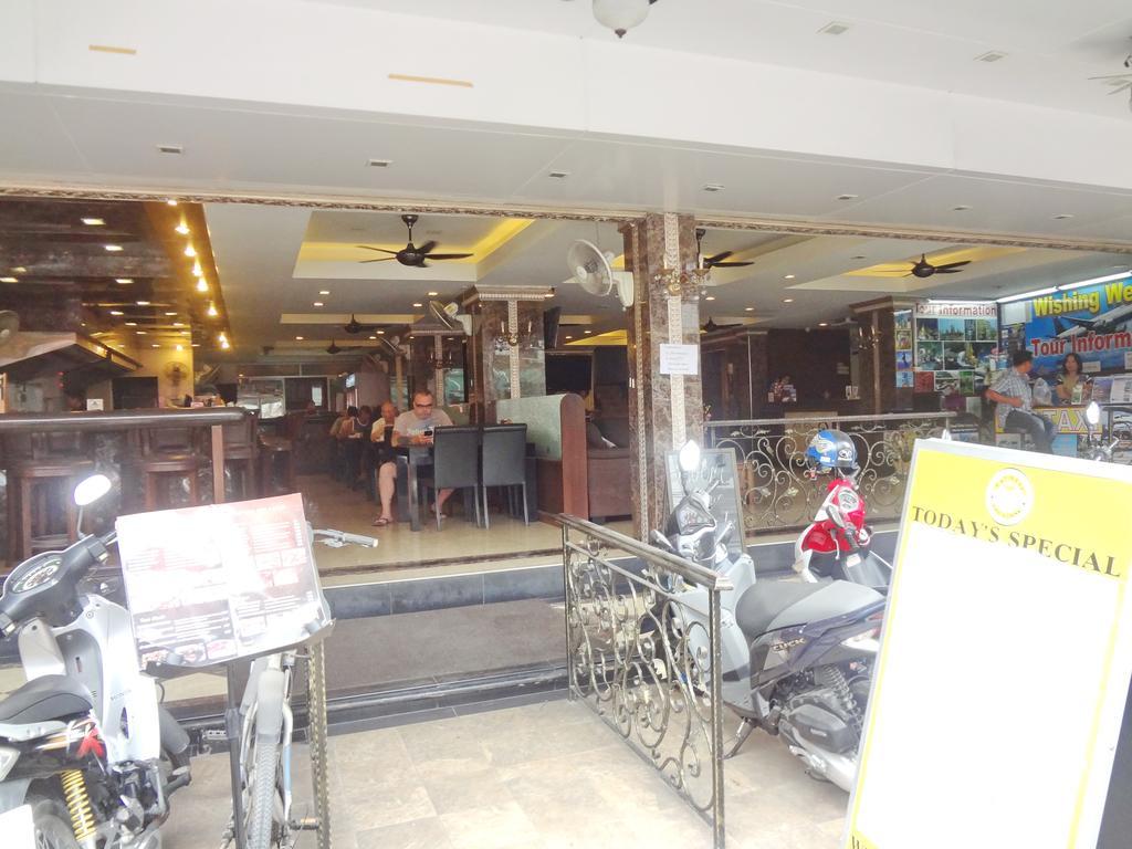 Maleez Lodge Hotel & Restaurant