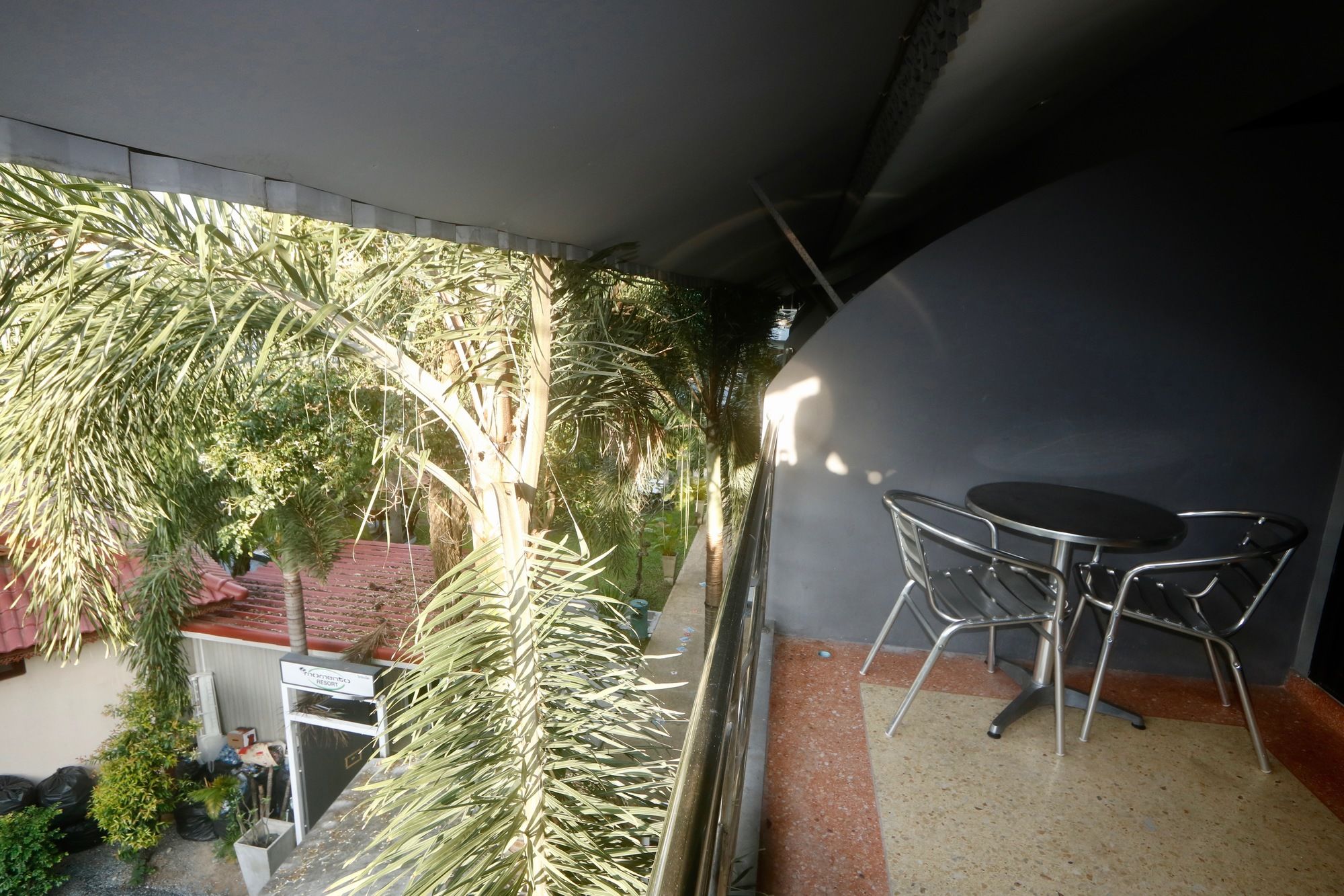 Momento Resort