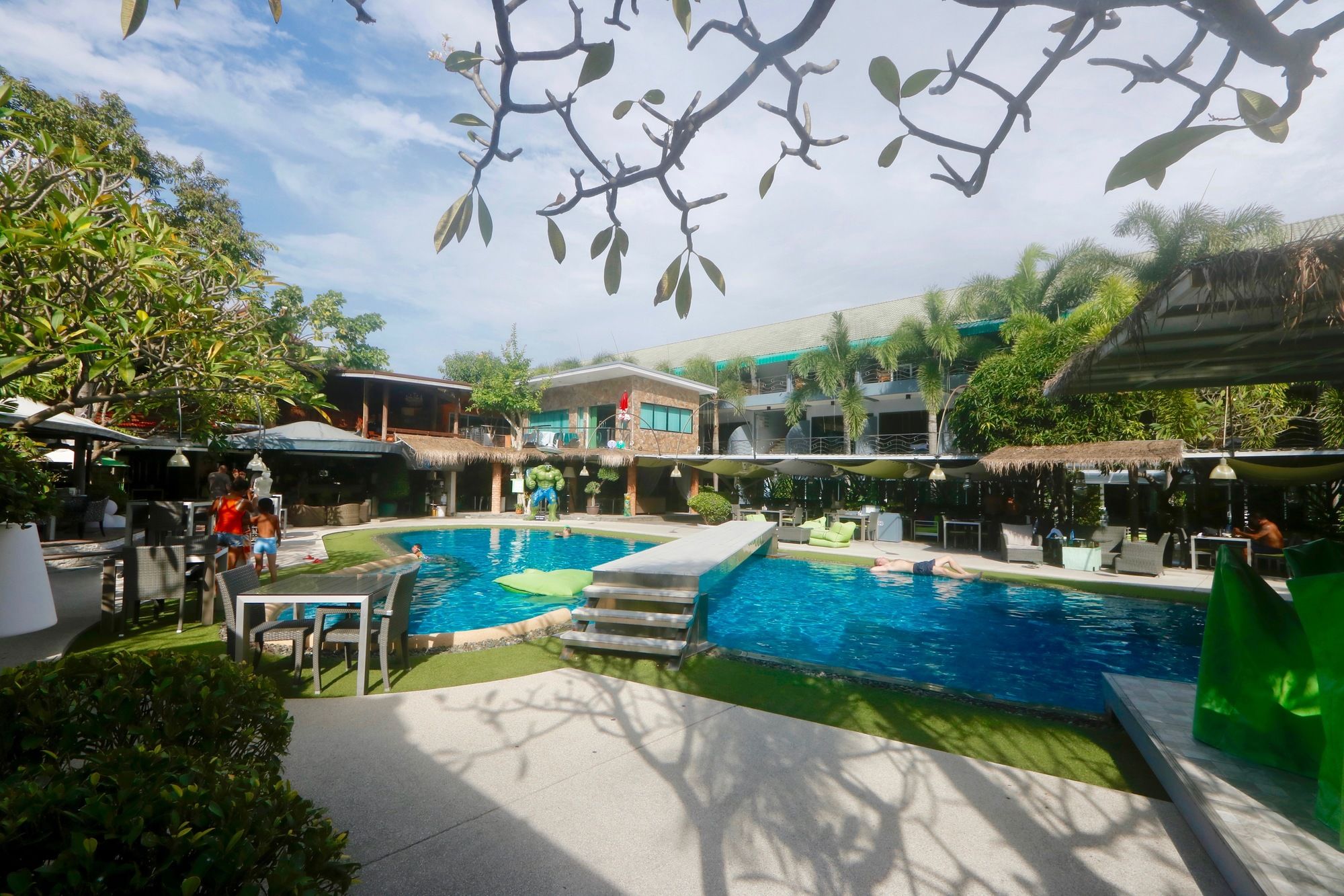 Momento Resort