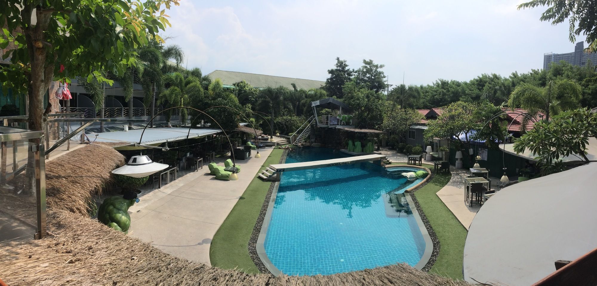 Momento Resort