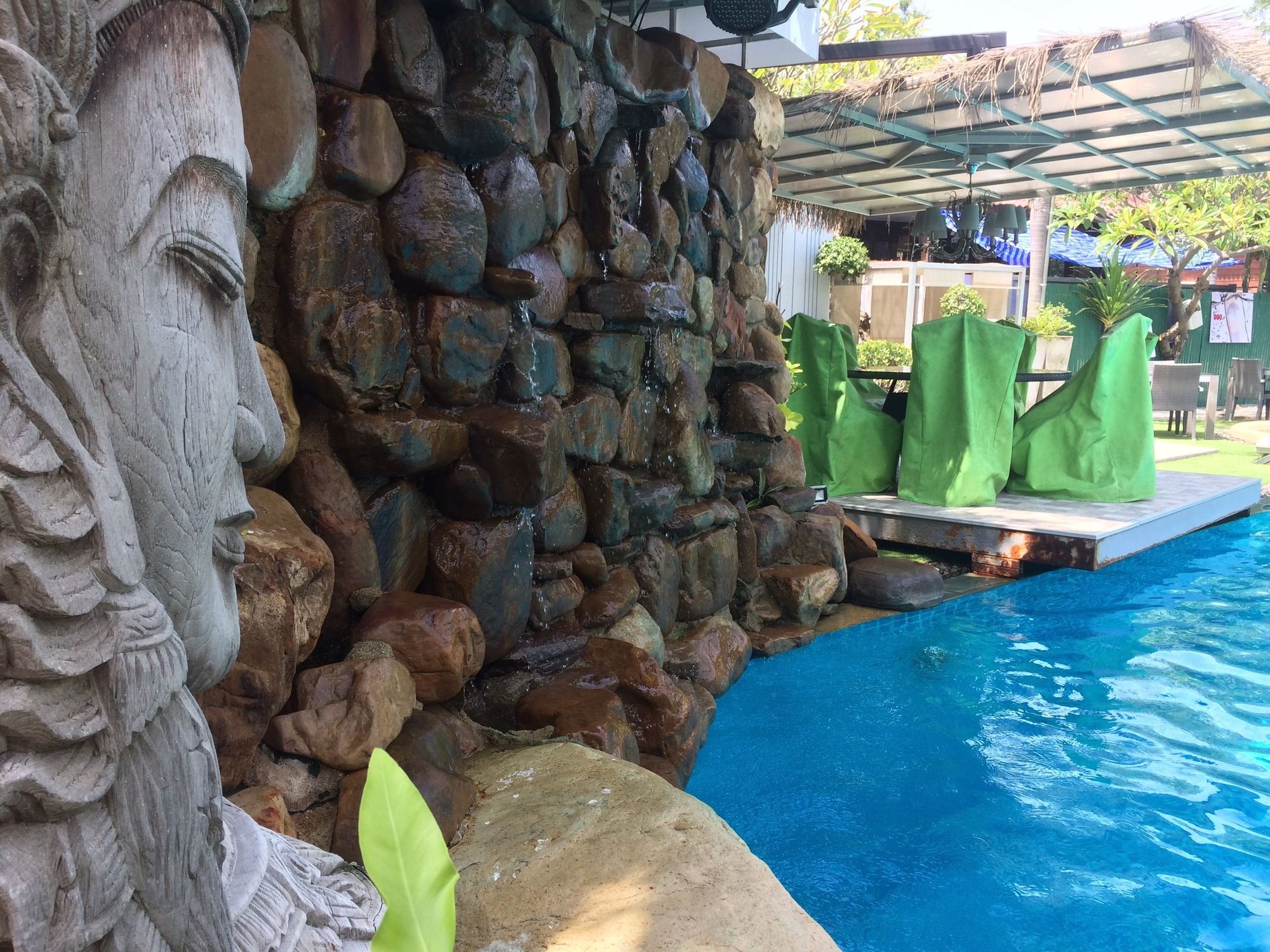 Momento Resort