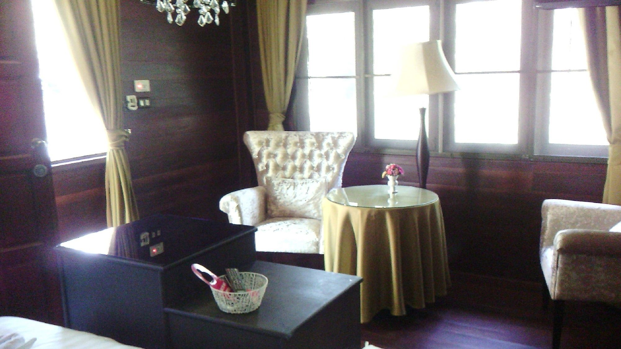 Momento Resort