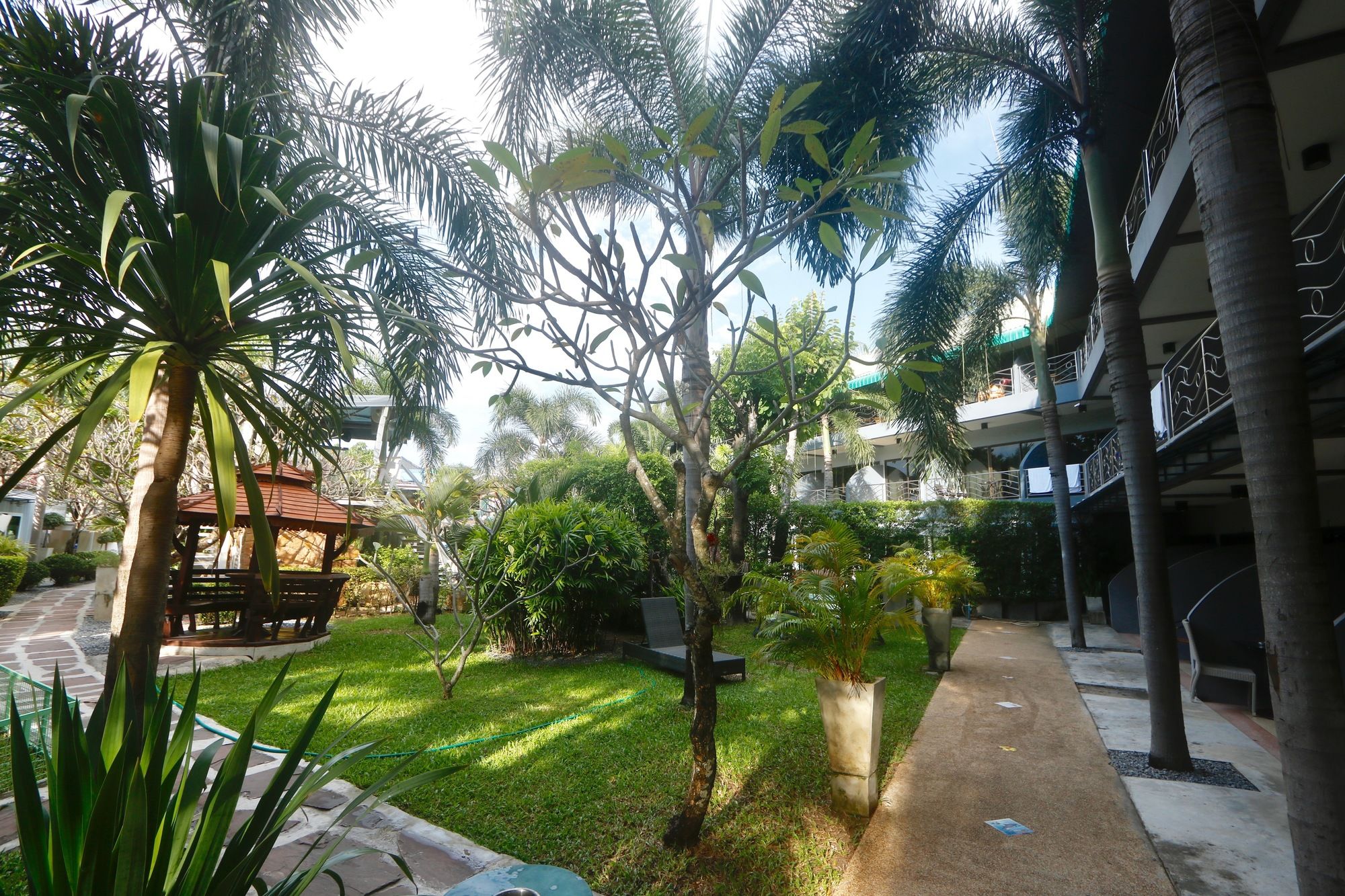 Momento Resort