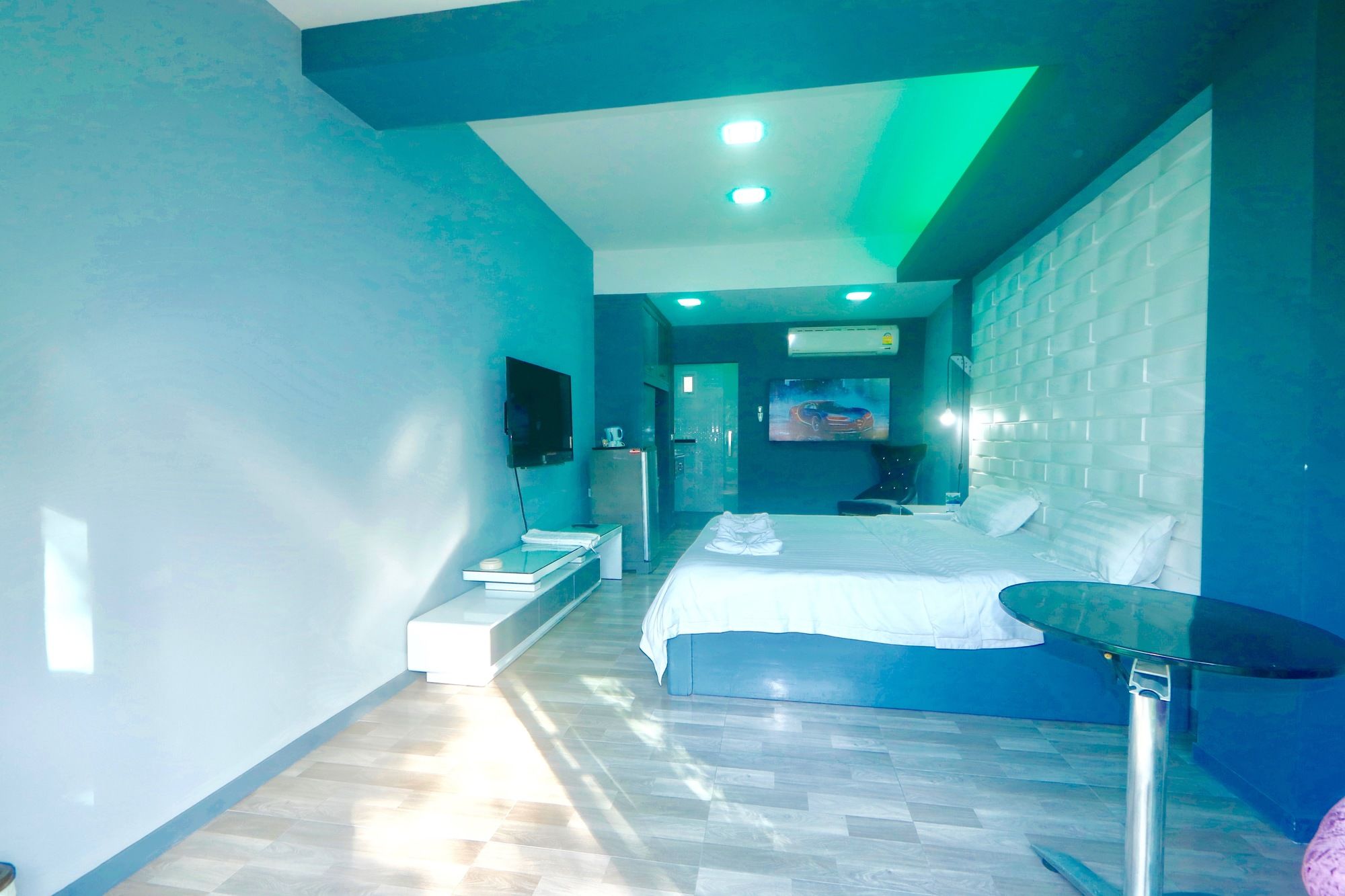 Momento Resort
