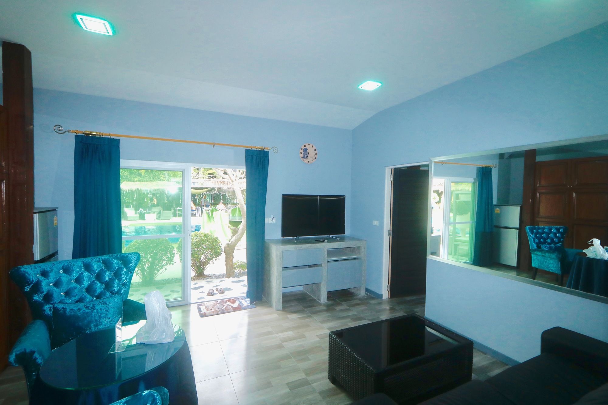 Momento Resort