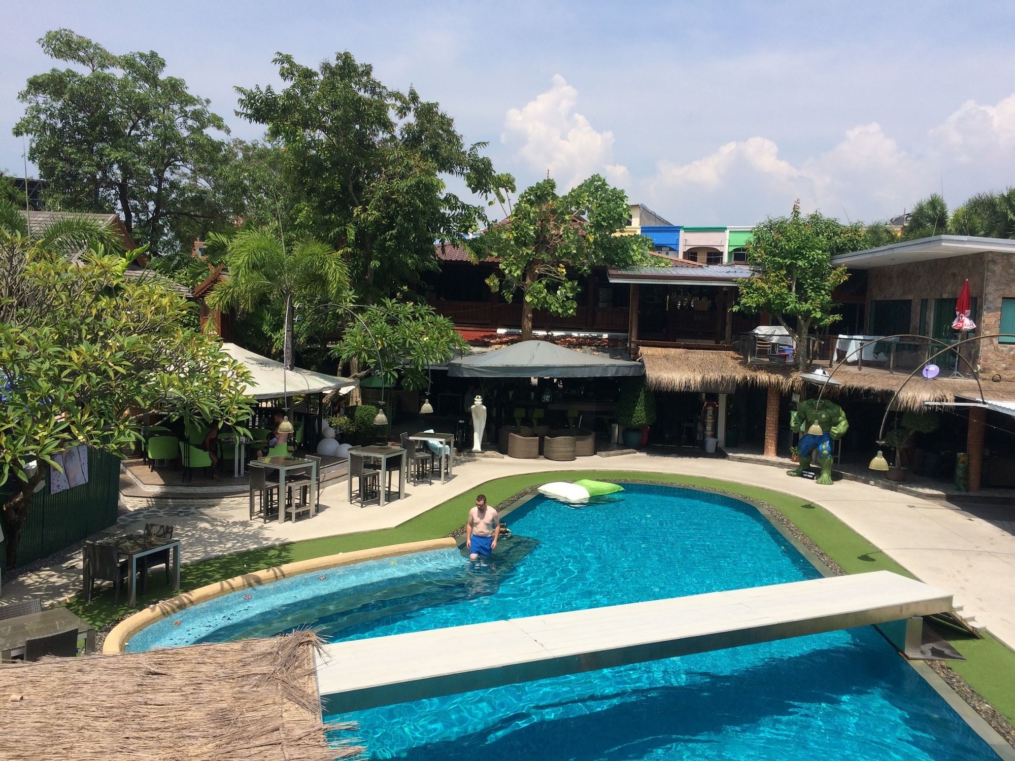 Momento Resort