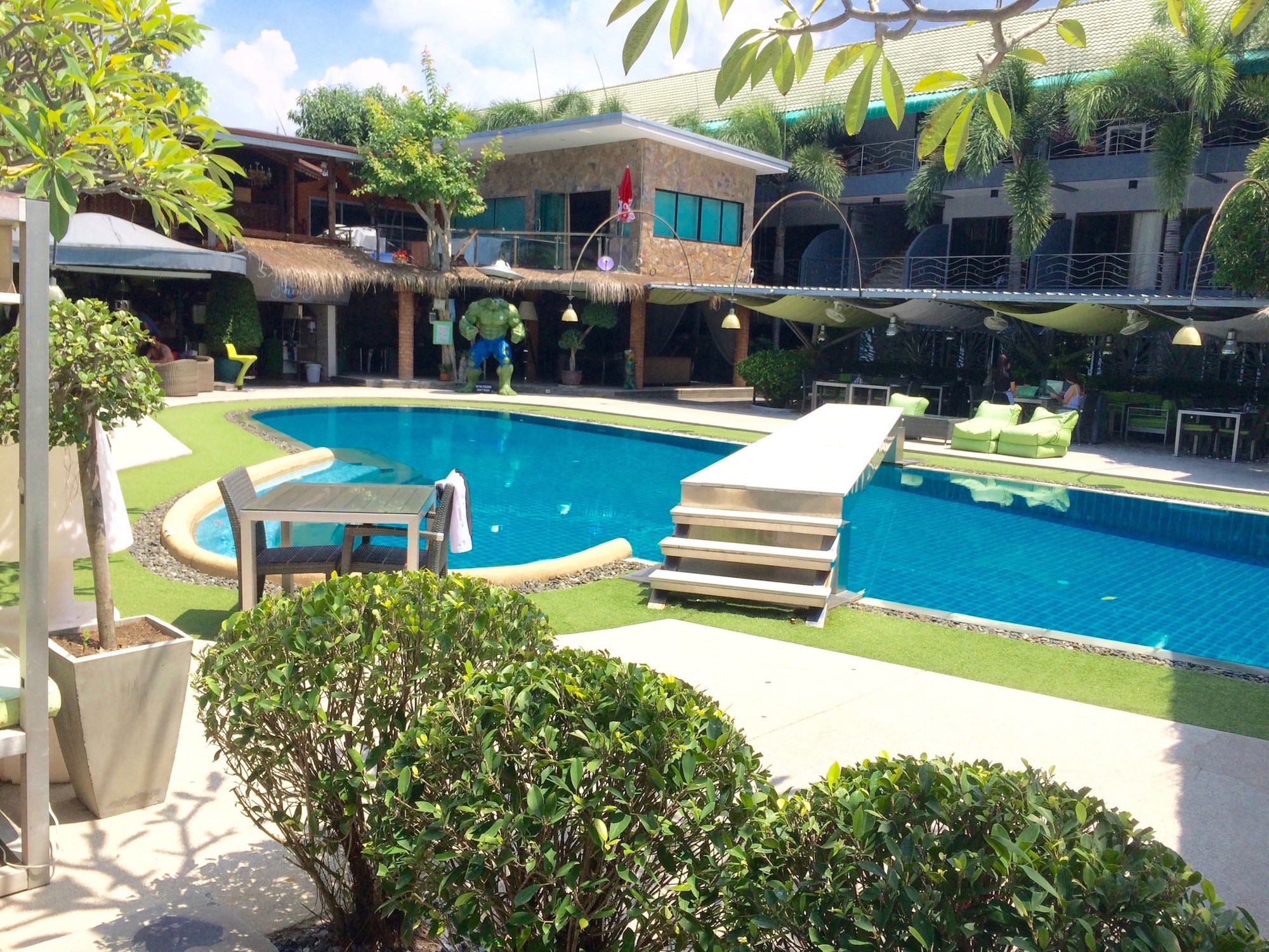 Momento Resort