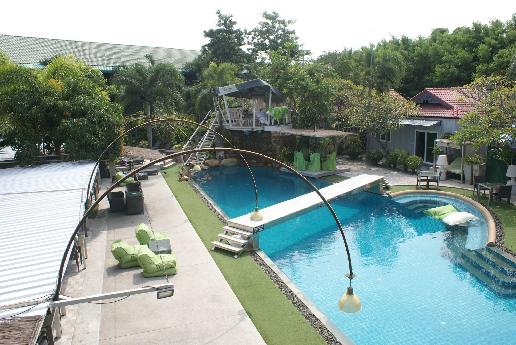 Momento Resort