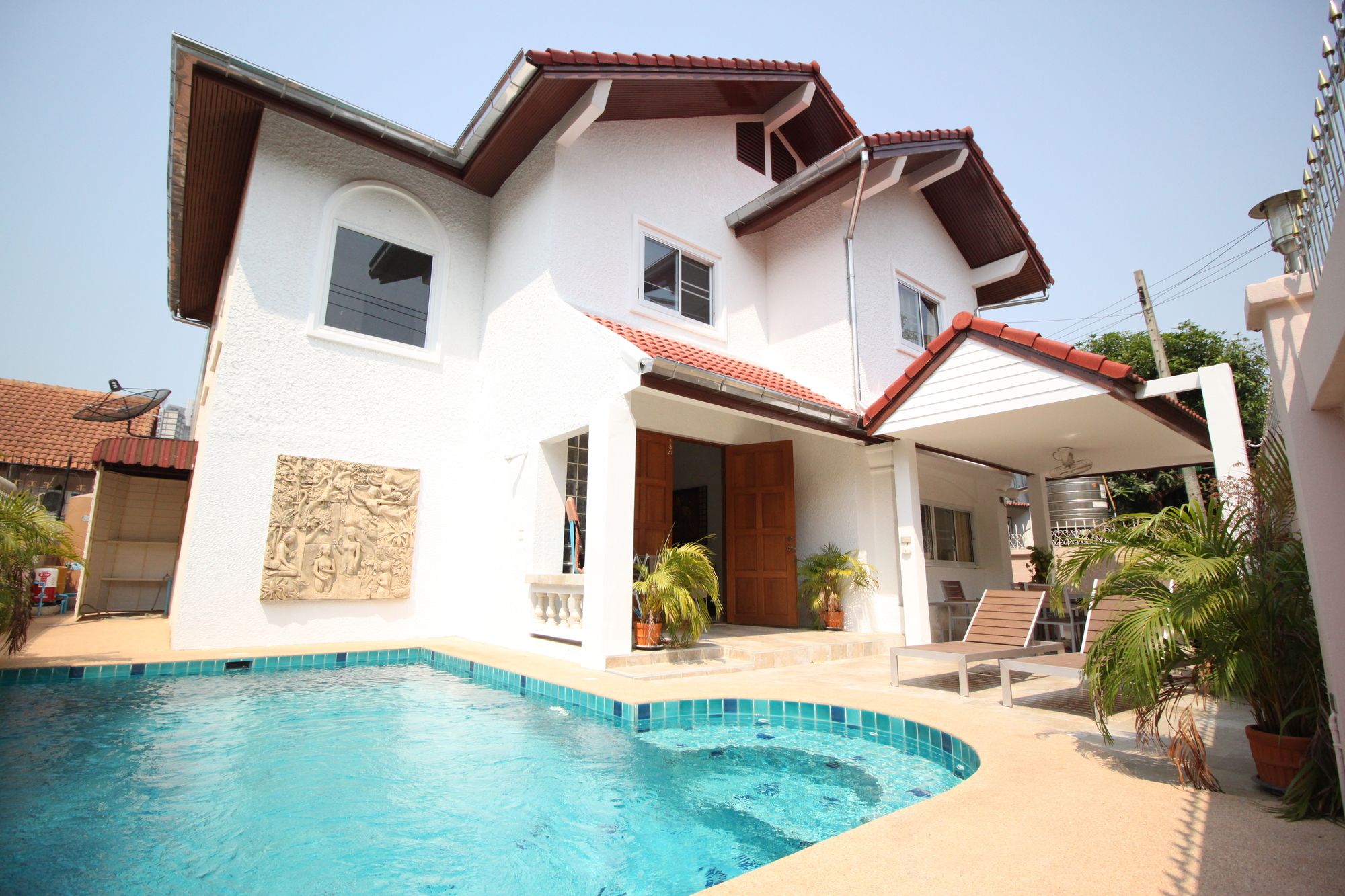 Naklua Pool Villa