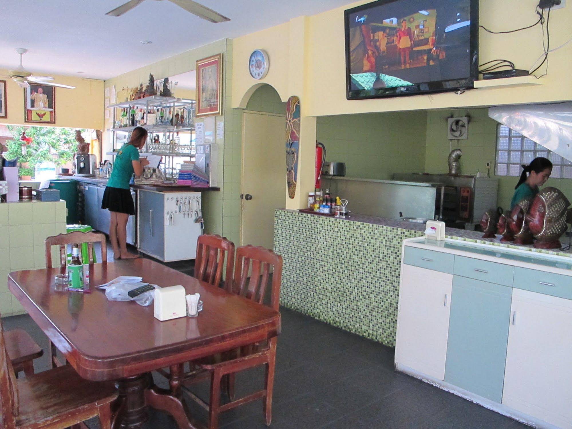 New Dao Café