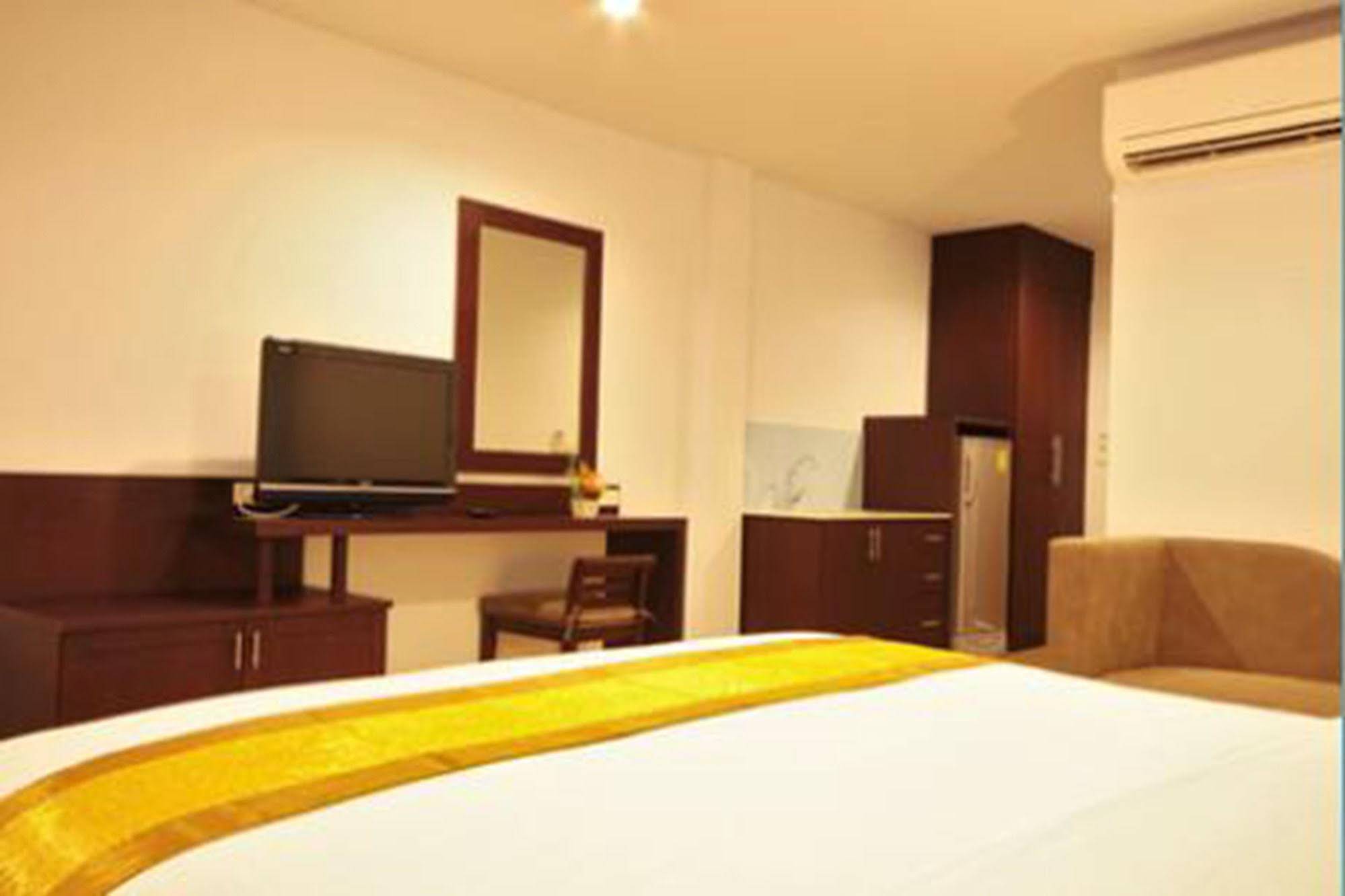 Paragon Suites Resort