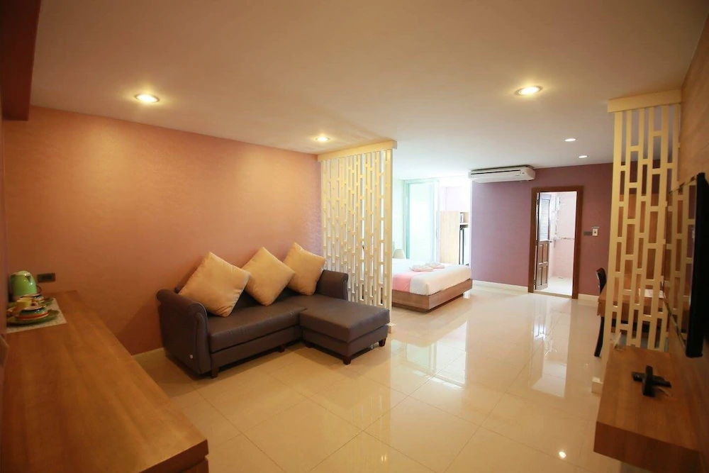Pintree Service Apartment Pattaya