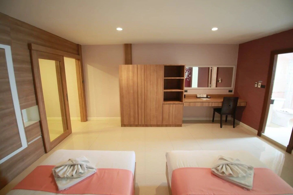 Pintree Service Apartment Pattaya