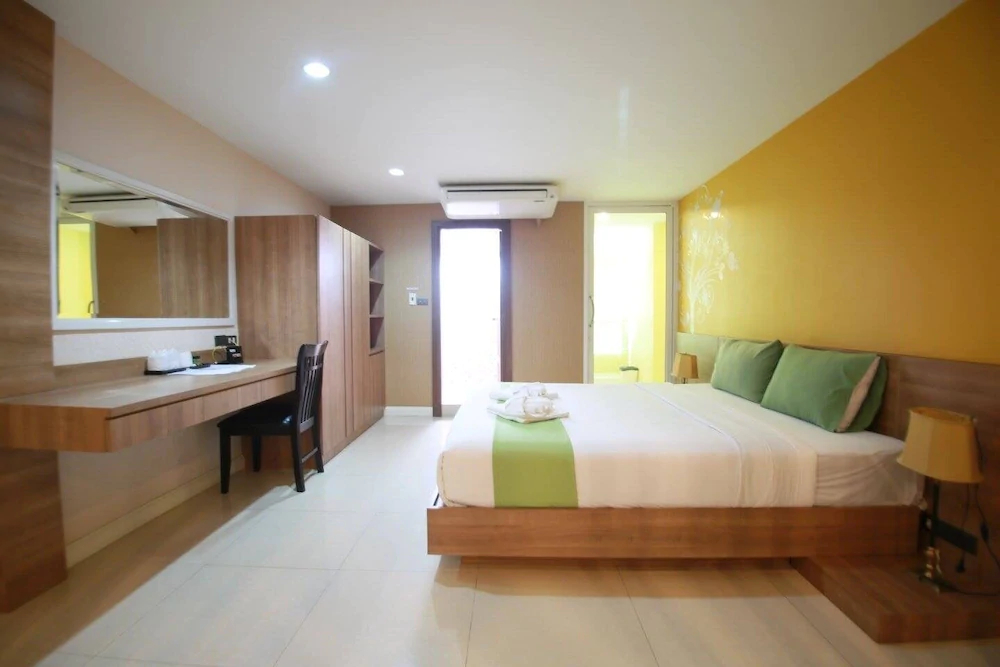 Pintree Service Apartment Pattaya
