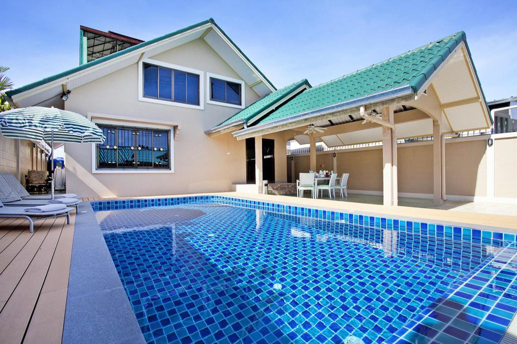 Pool Villa Tanzanite