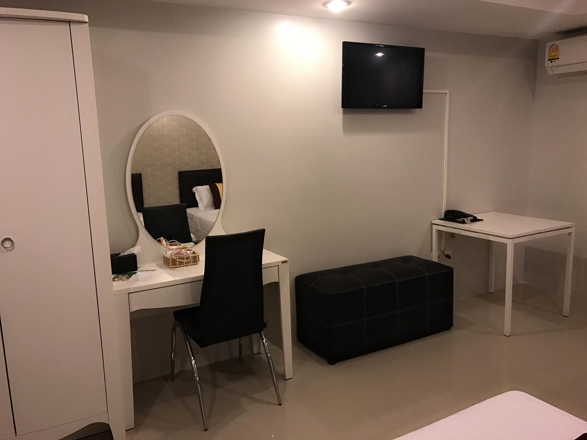 Retreat By The Tree Pattaya