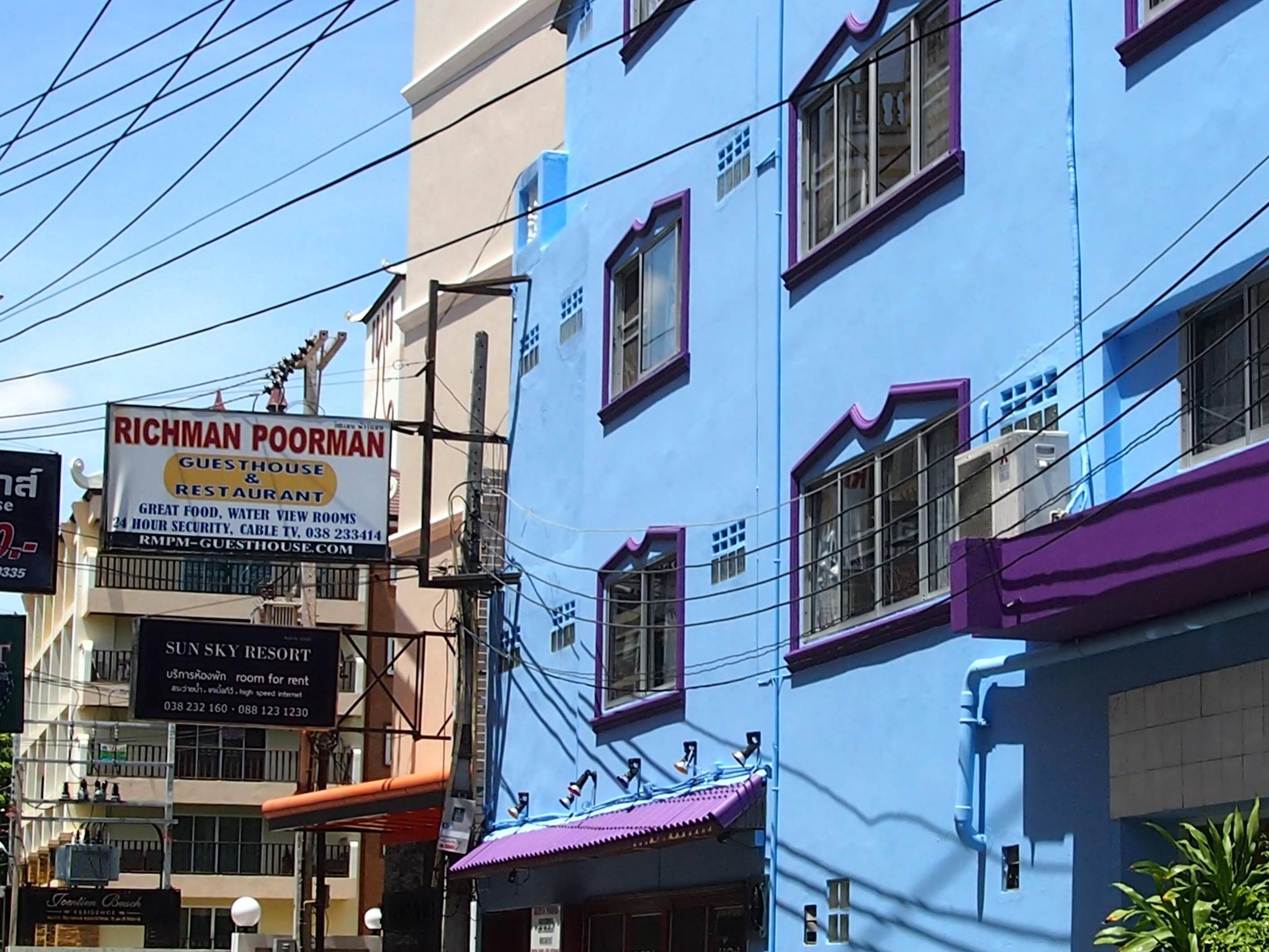 Richman Poorman Guesthouse