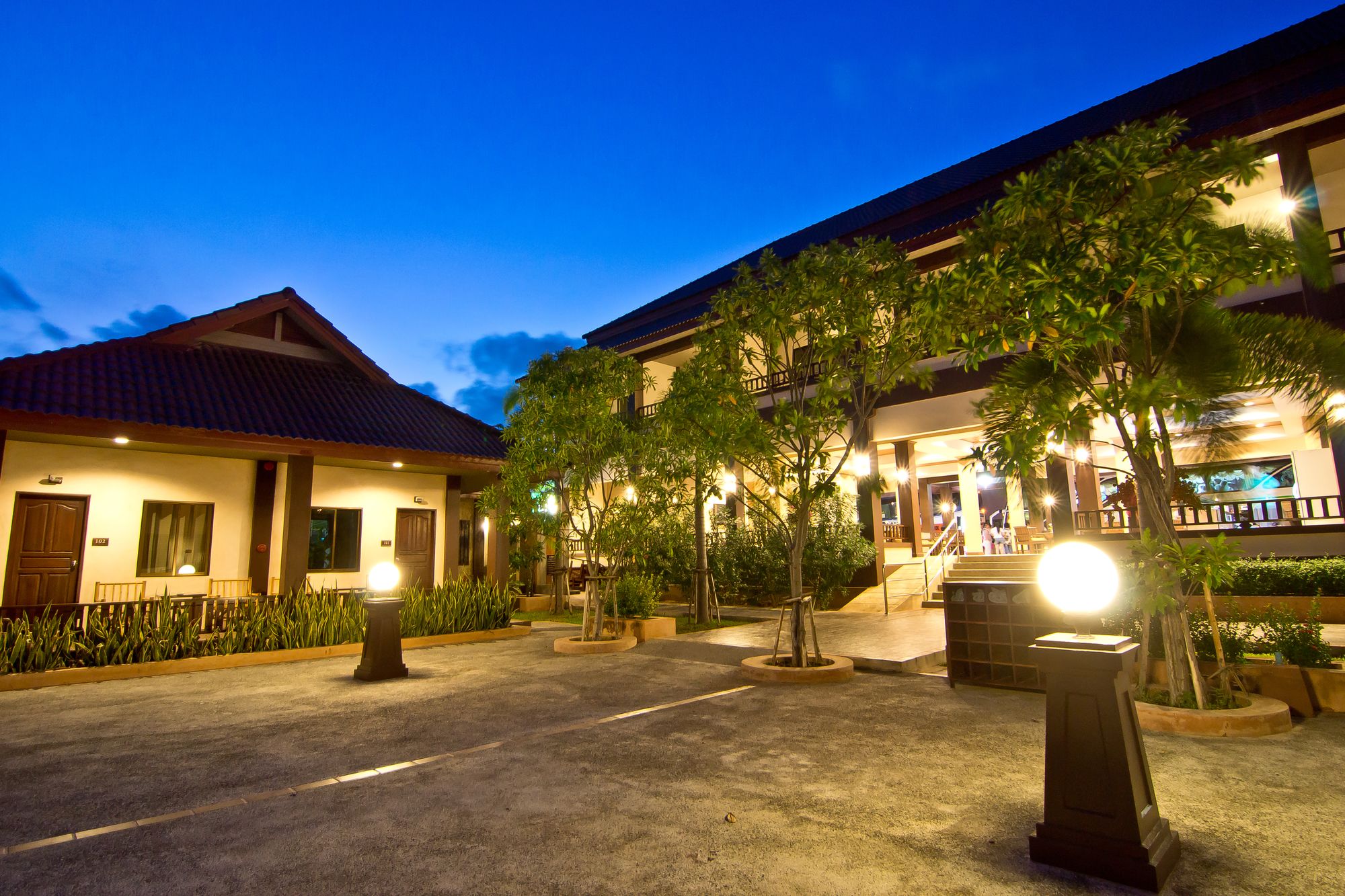 Rose Bay Resort