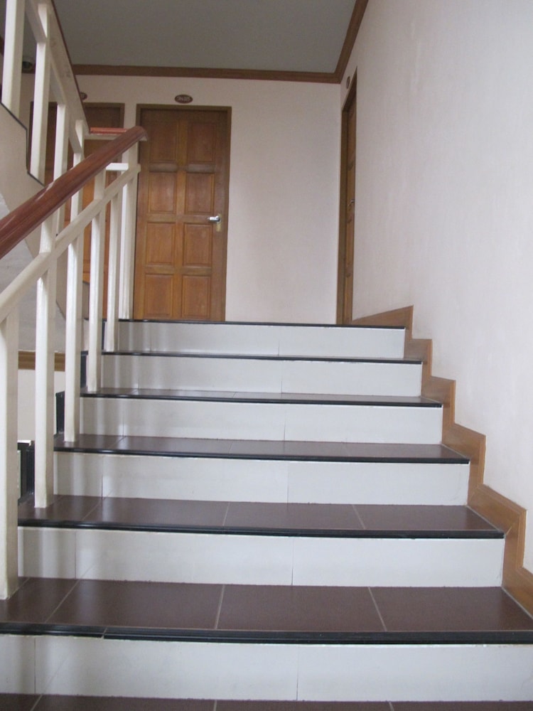 Rouge Service Apartments