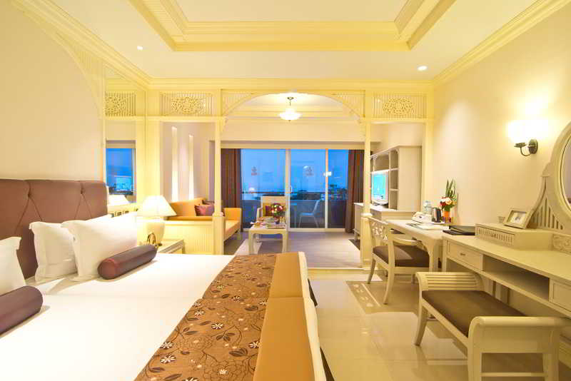Royal Cliff Beach Hotel
