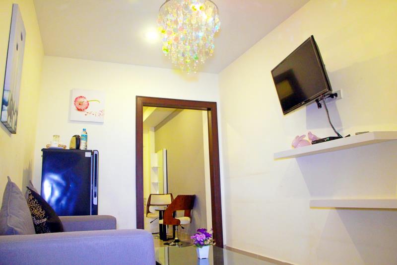 Royal Q&D Suites Hotel