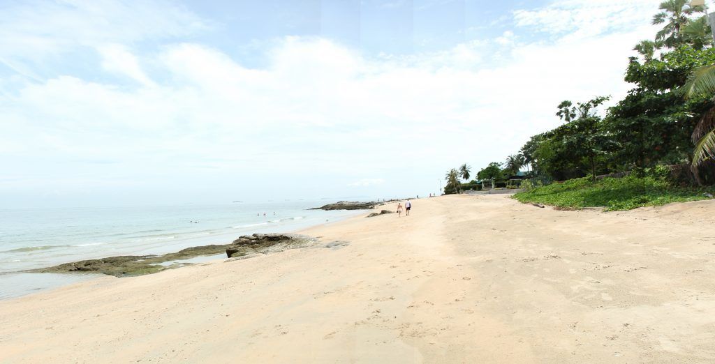 Serenity Wongamat by Patsamon