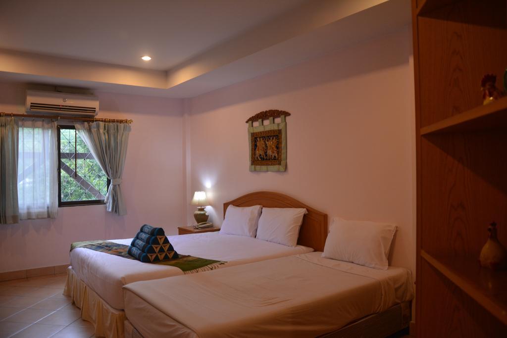 Seven Oaks Inn