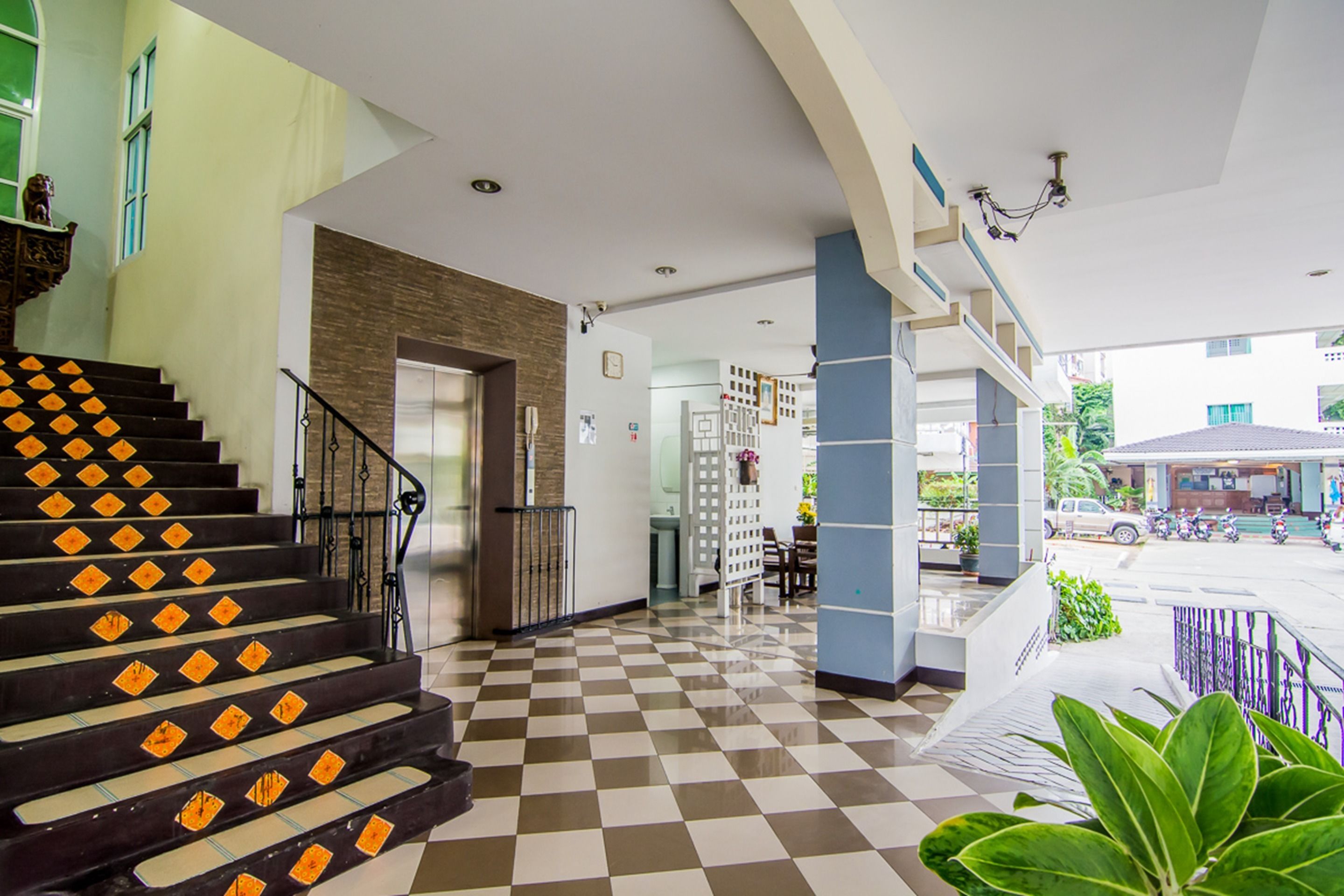 Sutus Court Zone 1