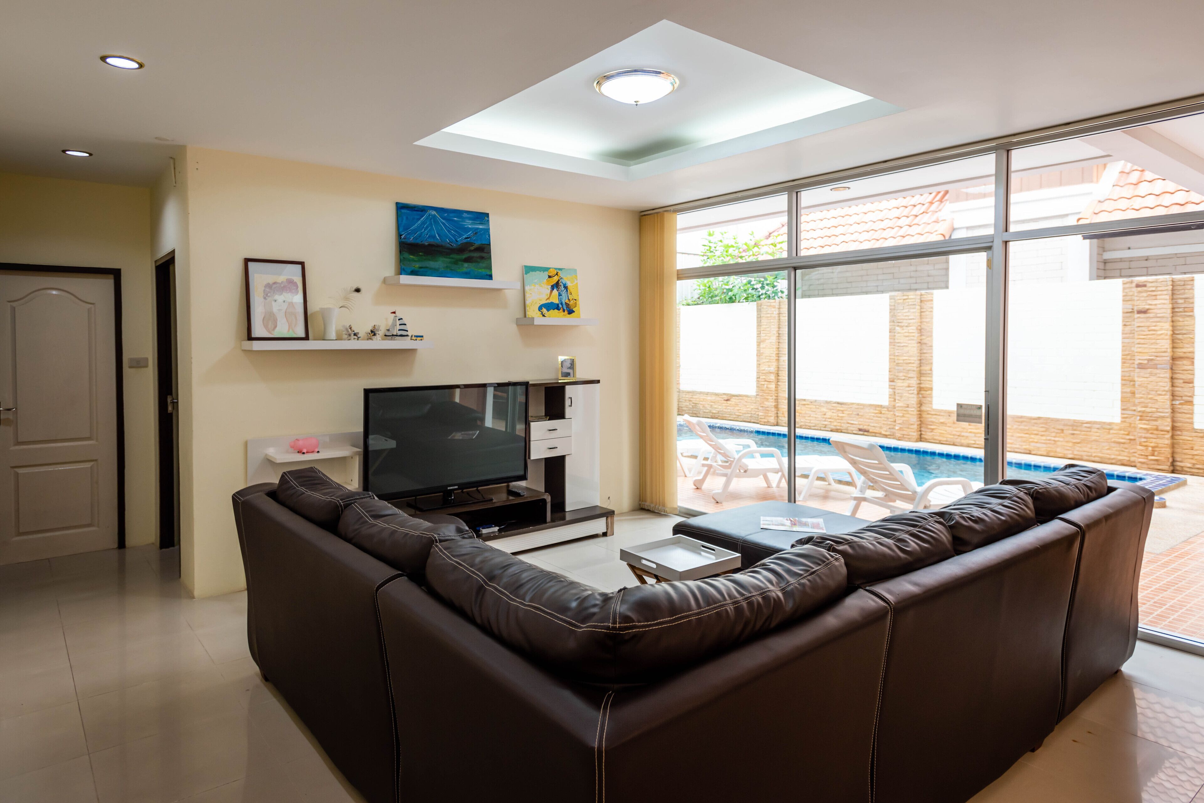 T.W. Marina BBQ Pool Villa Pattaya