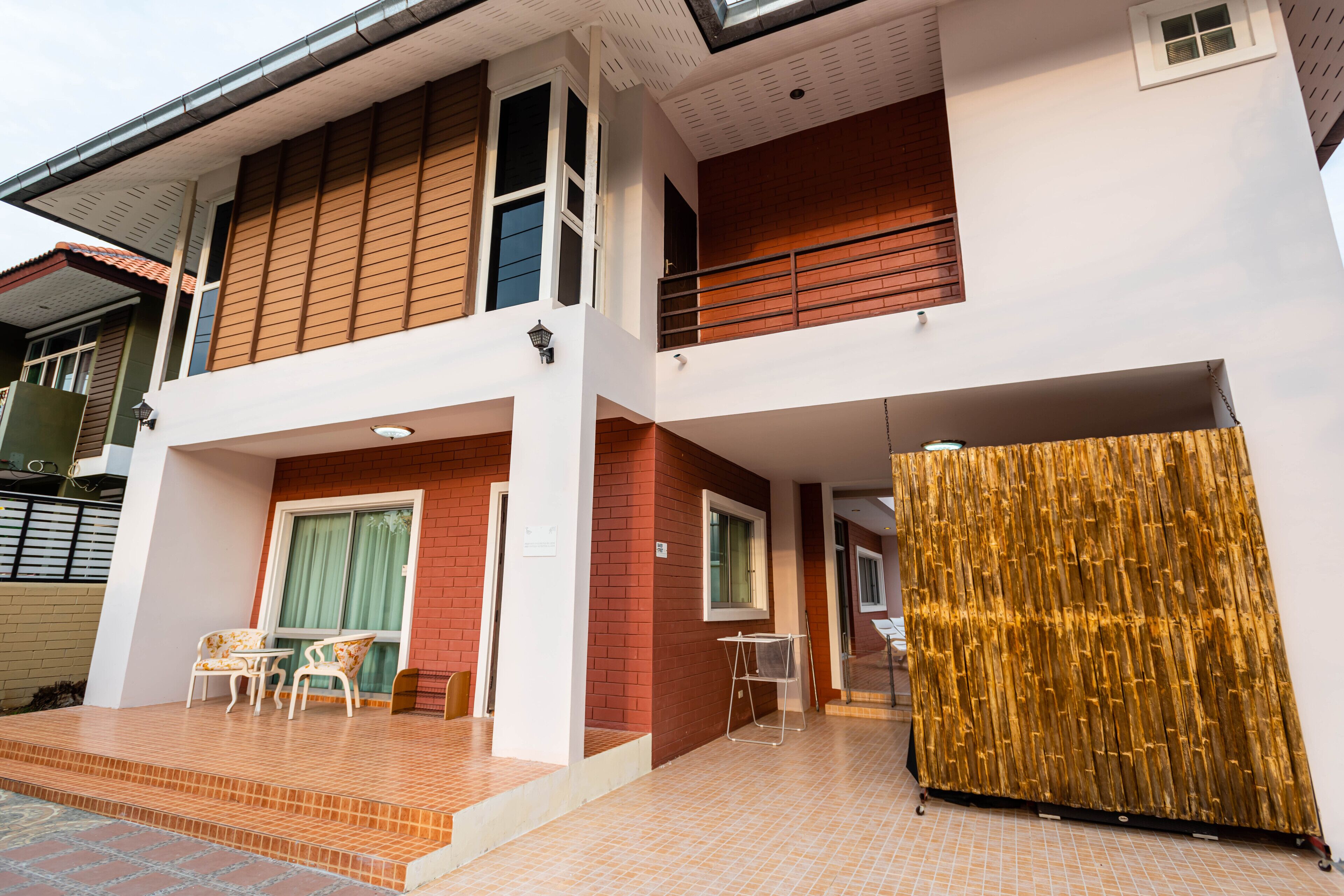 T.W. Marina BBQ Pool Villa Pattaya