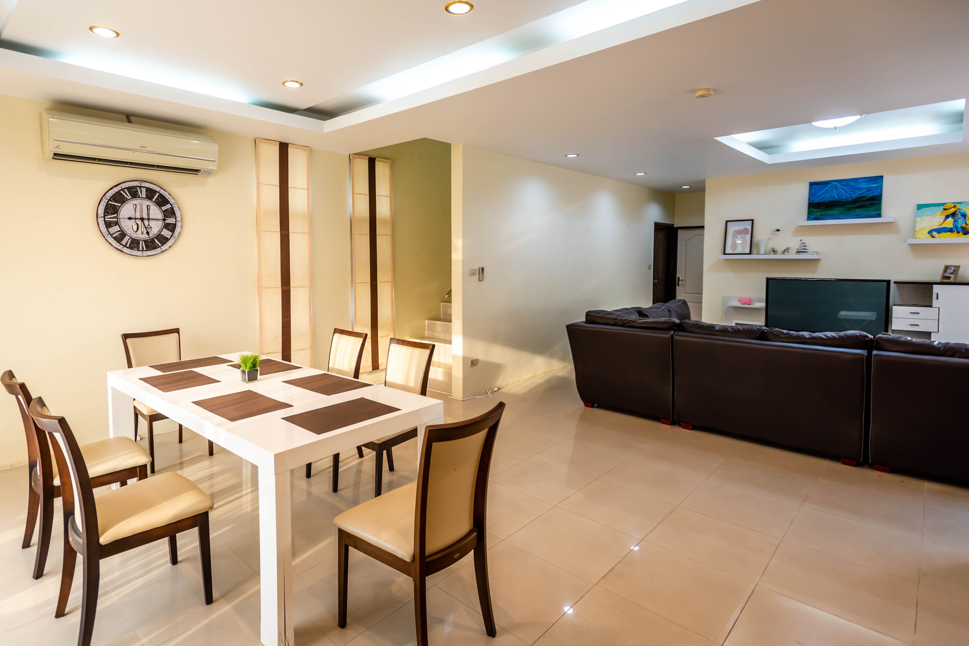 T.W. Marina BBQ Pool Villa Pattaya