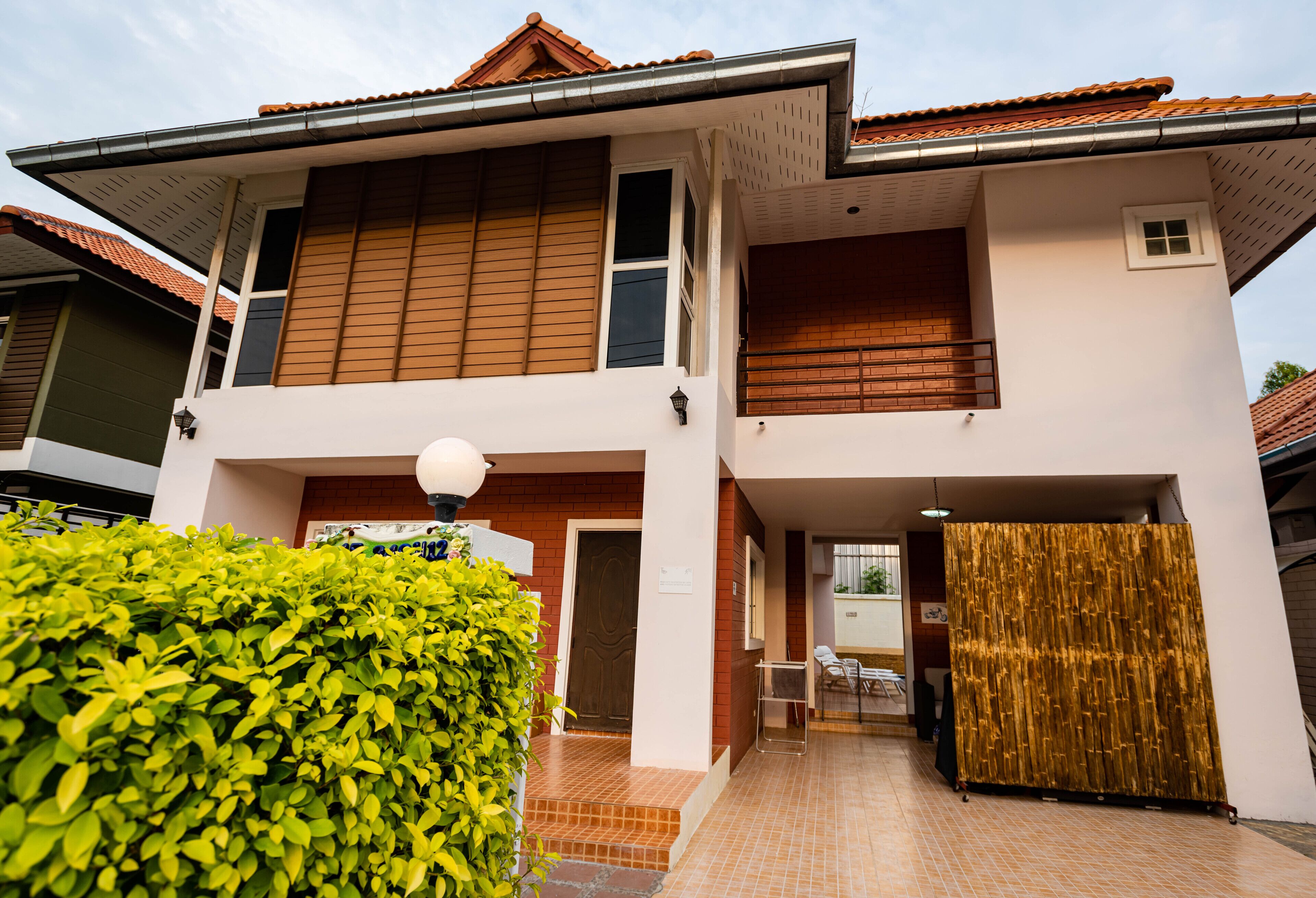 T.W. Marina BBQ Pool Villa Pattaya