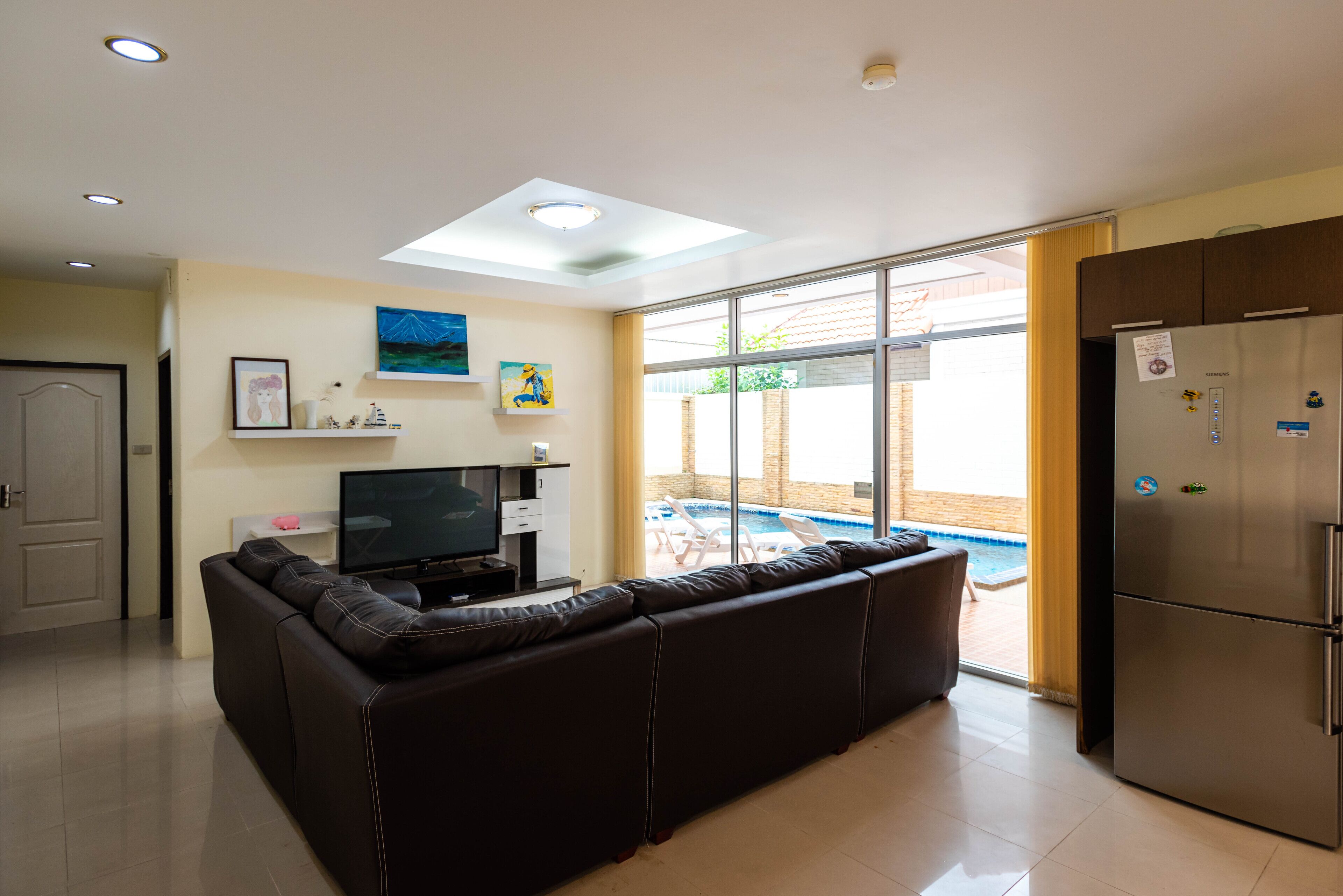 T.W. Marina BBQ Pool Villa Pattaya