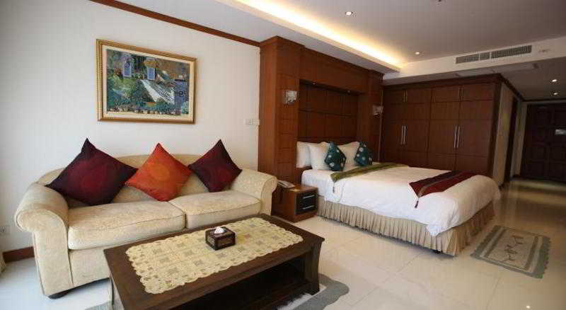 Tara Court Hotel