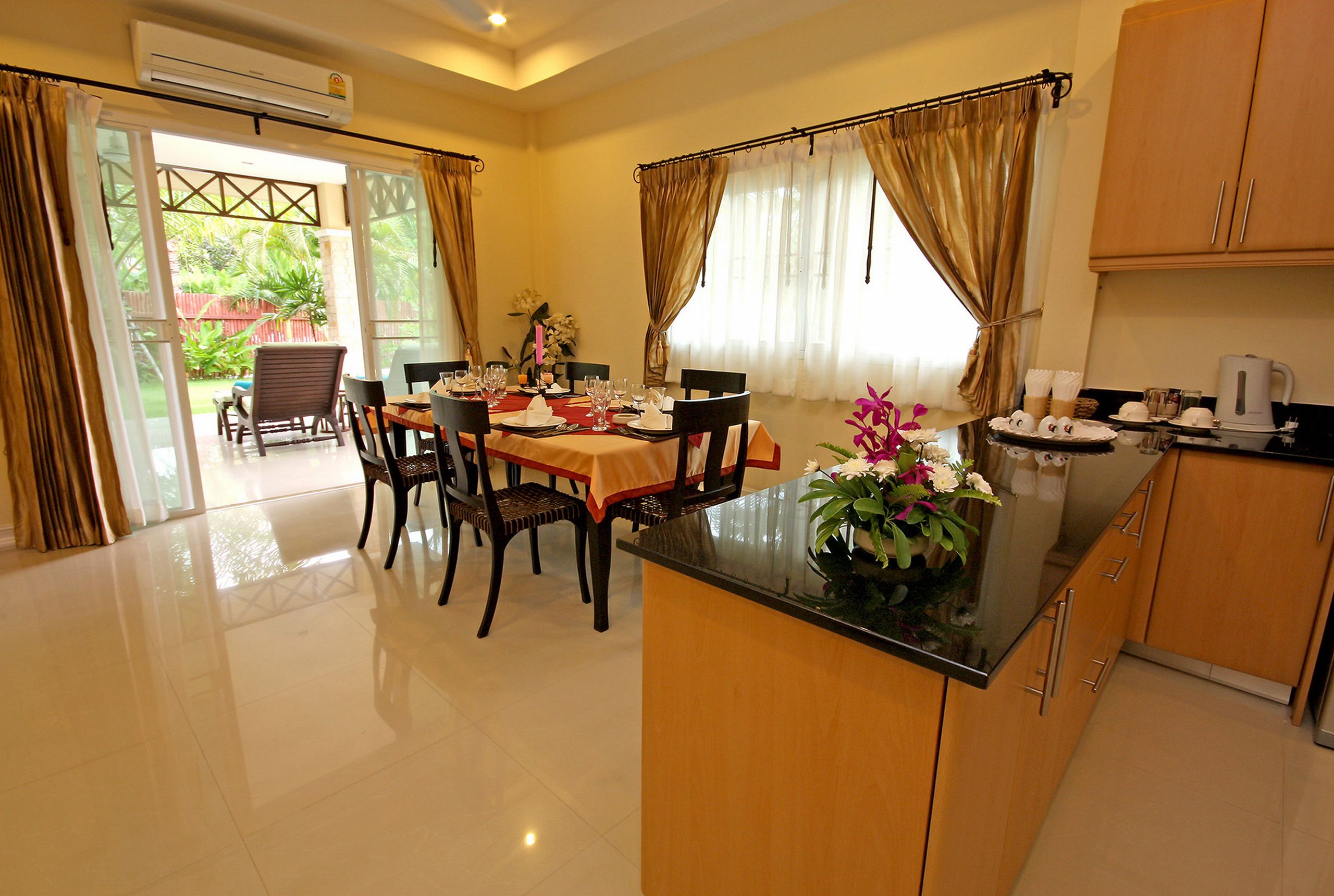 Thai Thani Pool Villa Resort Pattaya