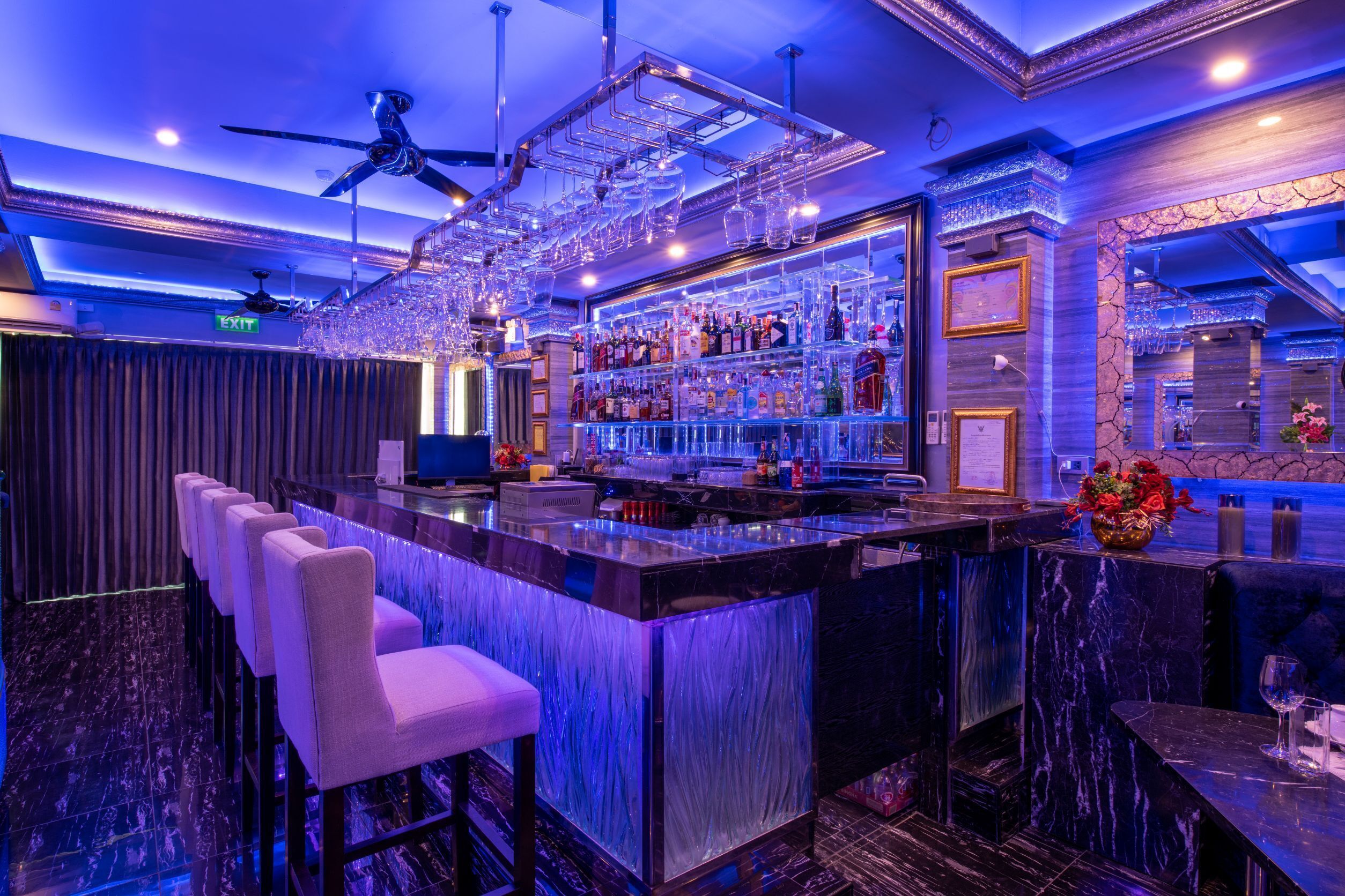 The Globe Hotel Bar and Restaurant