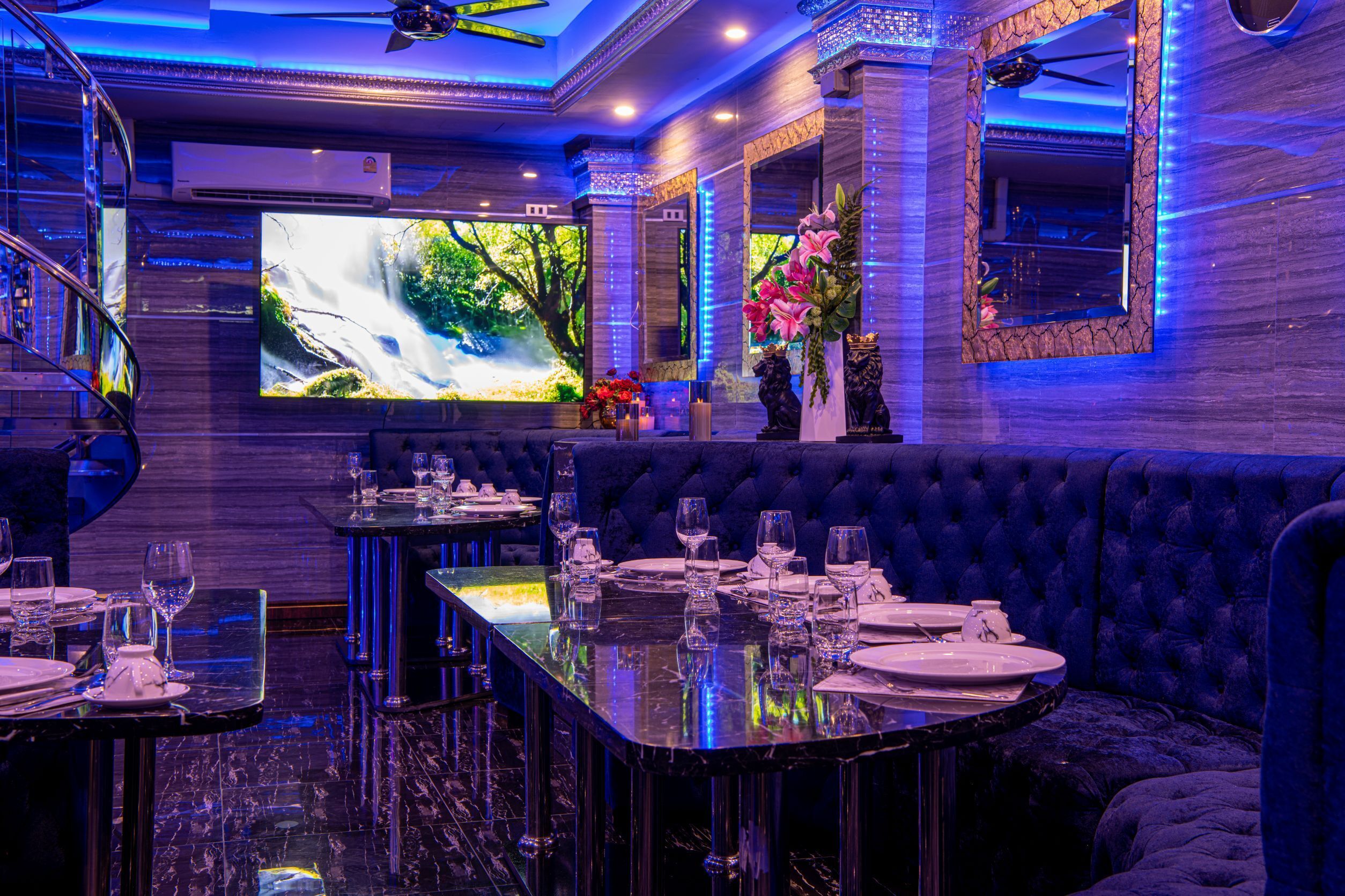 The Globe Hotel Bar and Restaurant