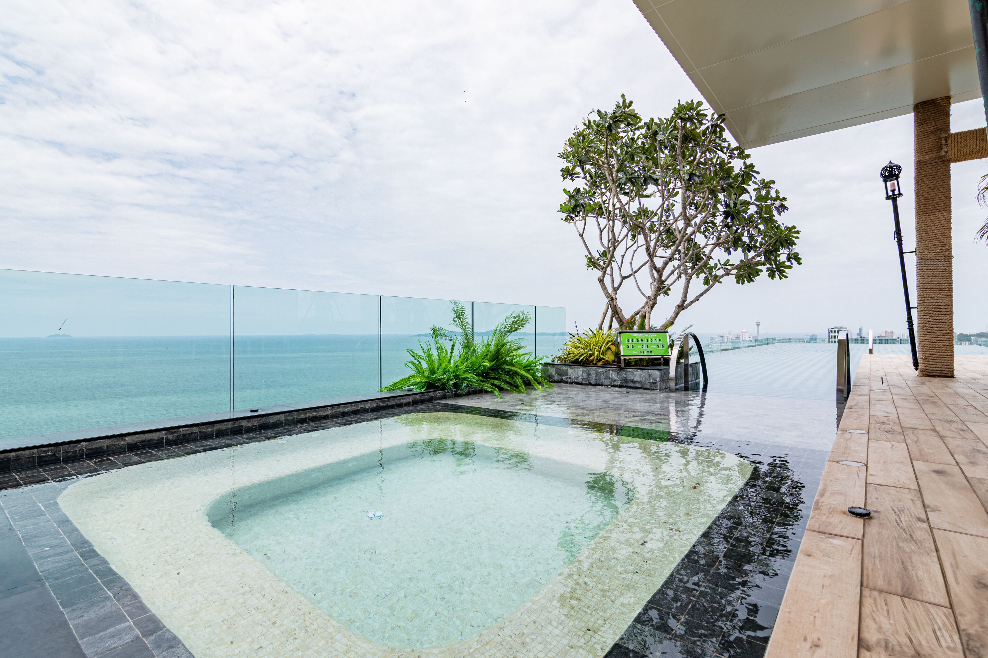 The Riviera Jomtien by Pattaya Holiday