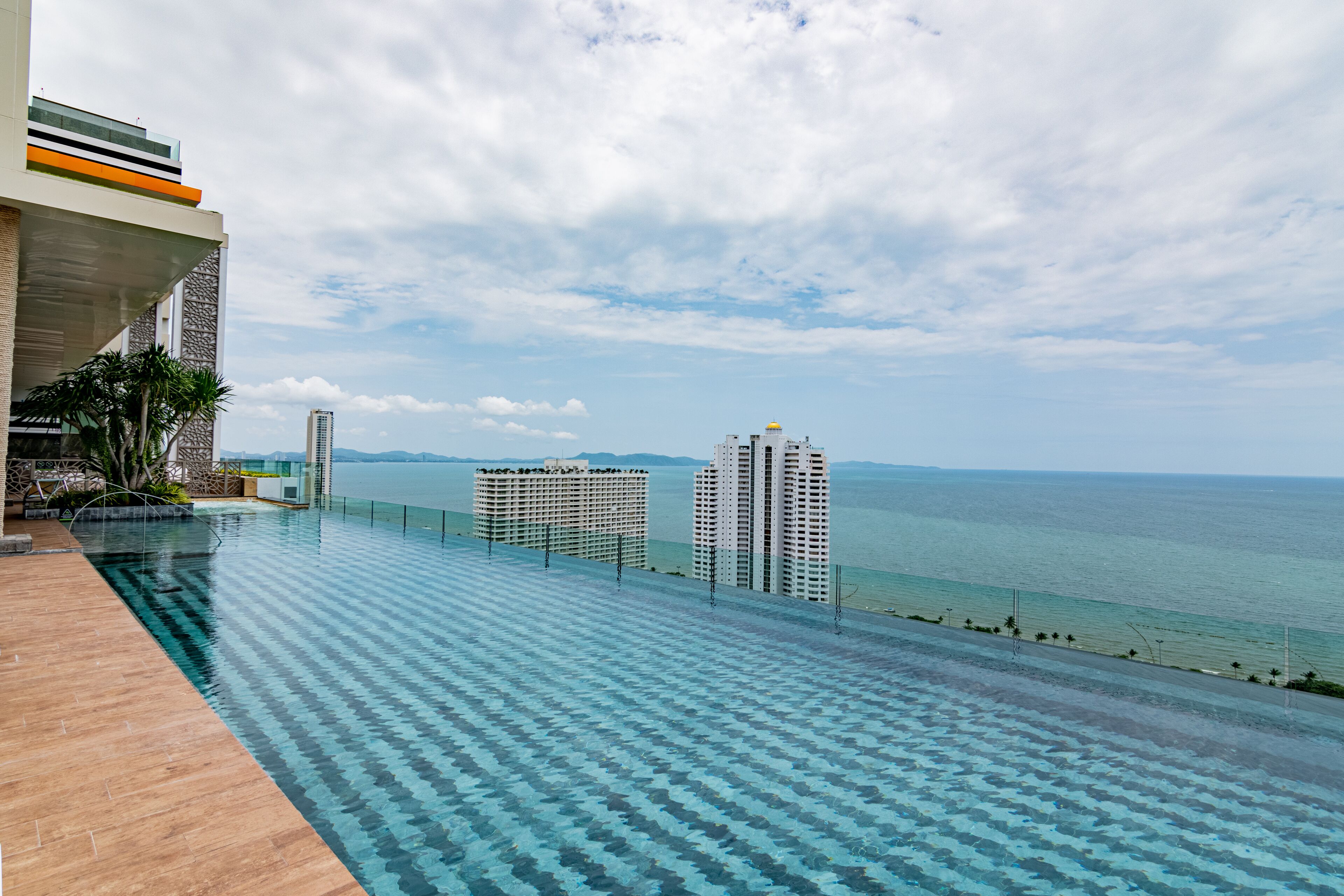 The Riviera Jomtien by Pattaya Holiday