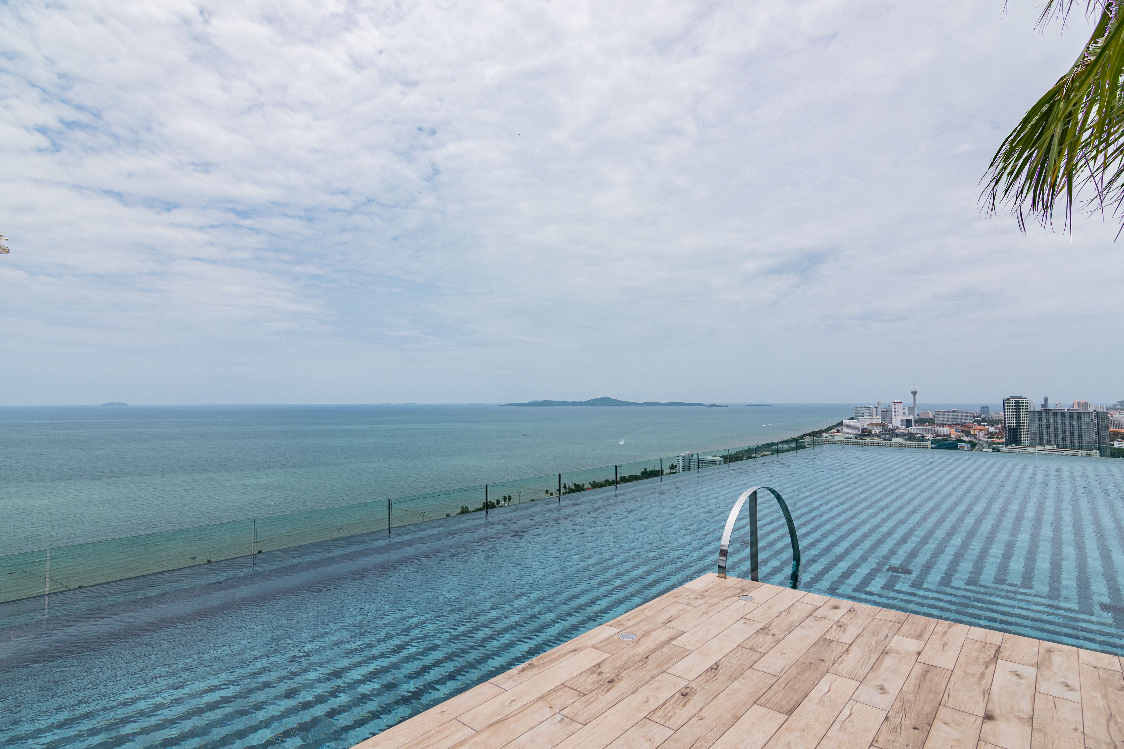 The Riviera Jomtien by Pattaya Holiday