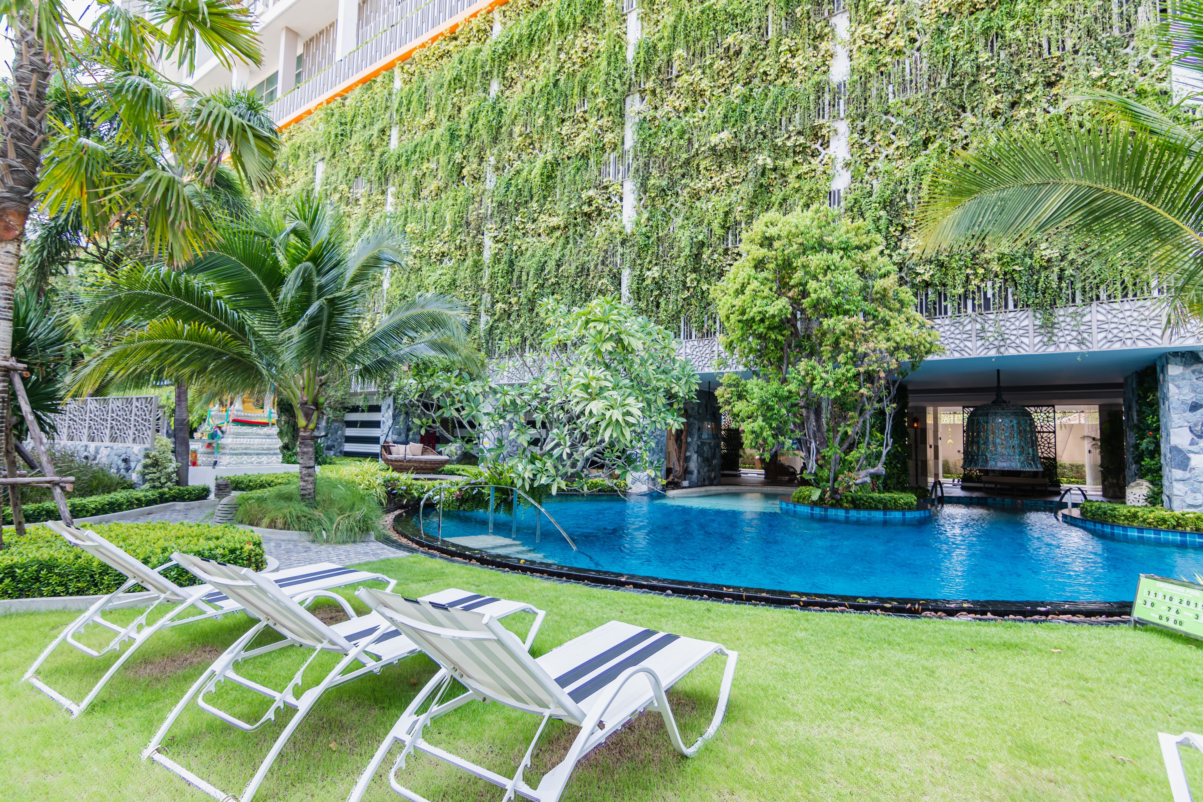 The Riviera Jomtien by Pattaya Holiday