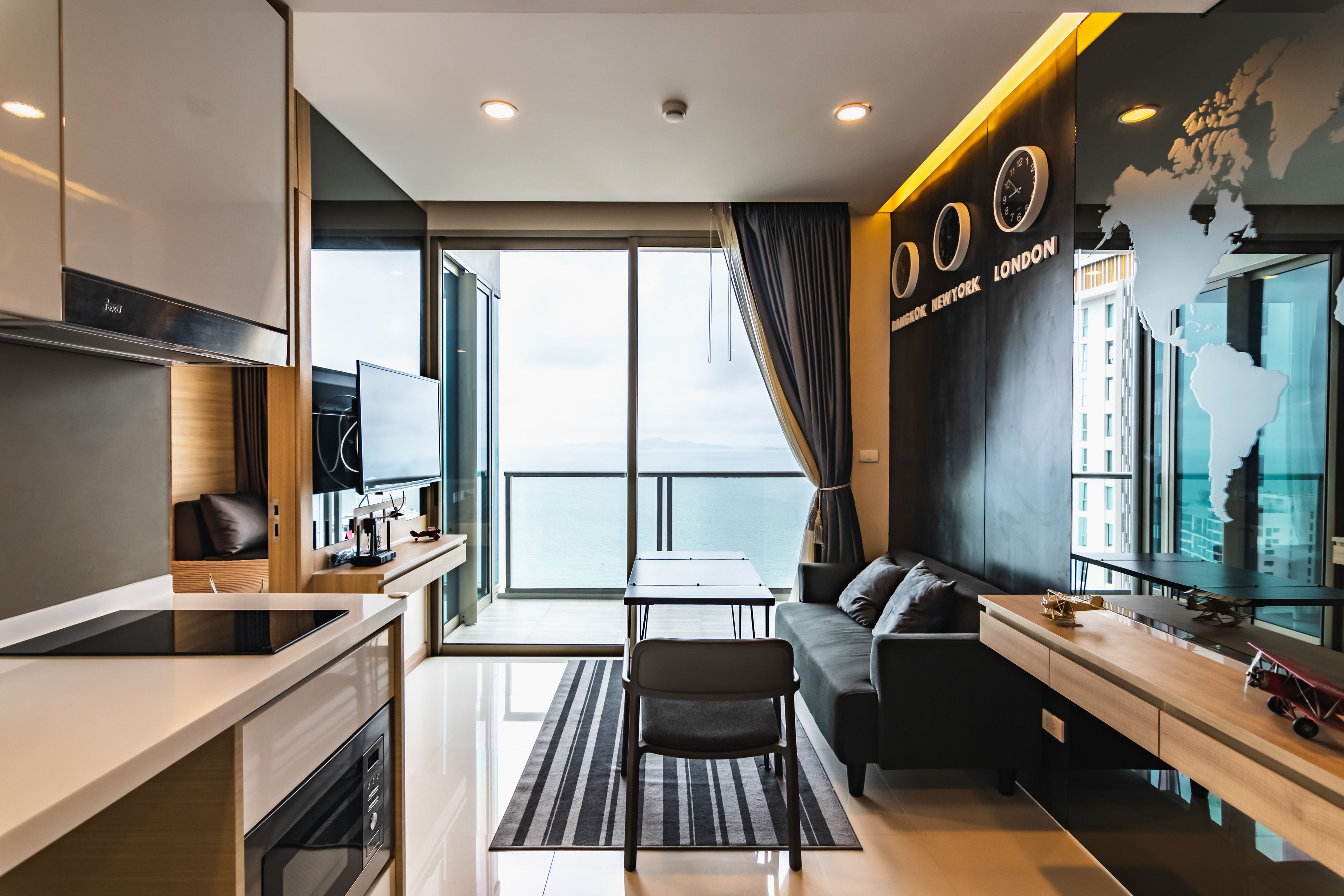 The Riviera Wongamat by Pattaya Holiday