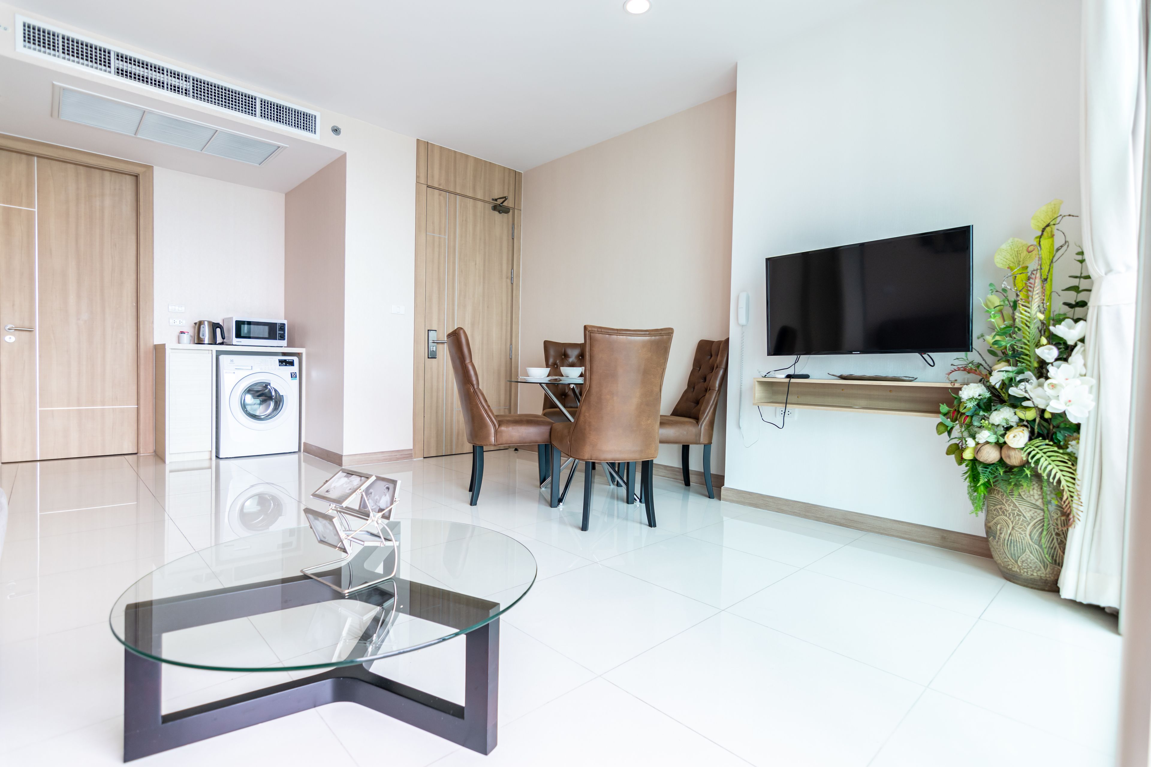 The Riviera Wongamat by Pattaya Holiday