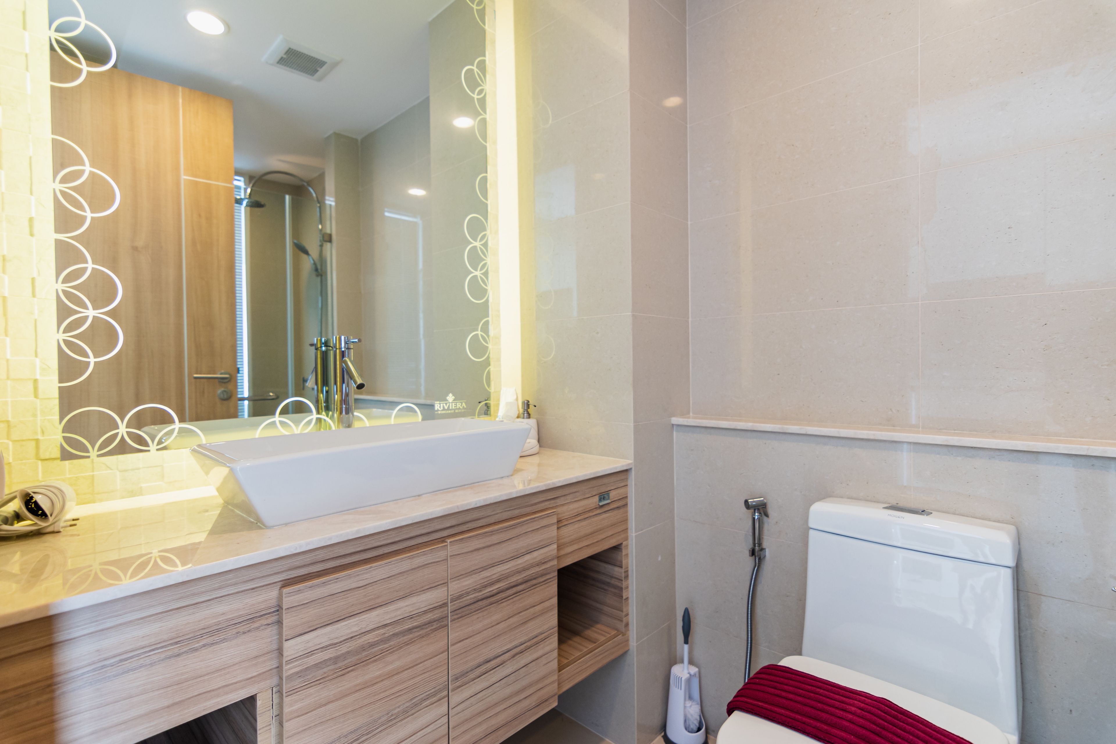 The Riviera Wongamat by Pattaya Holiday
