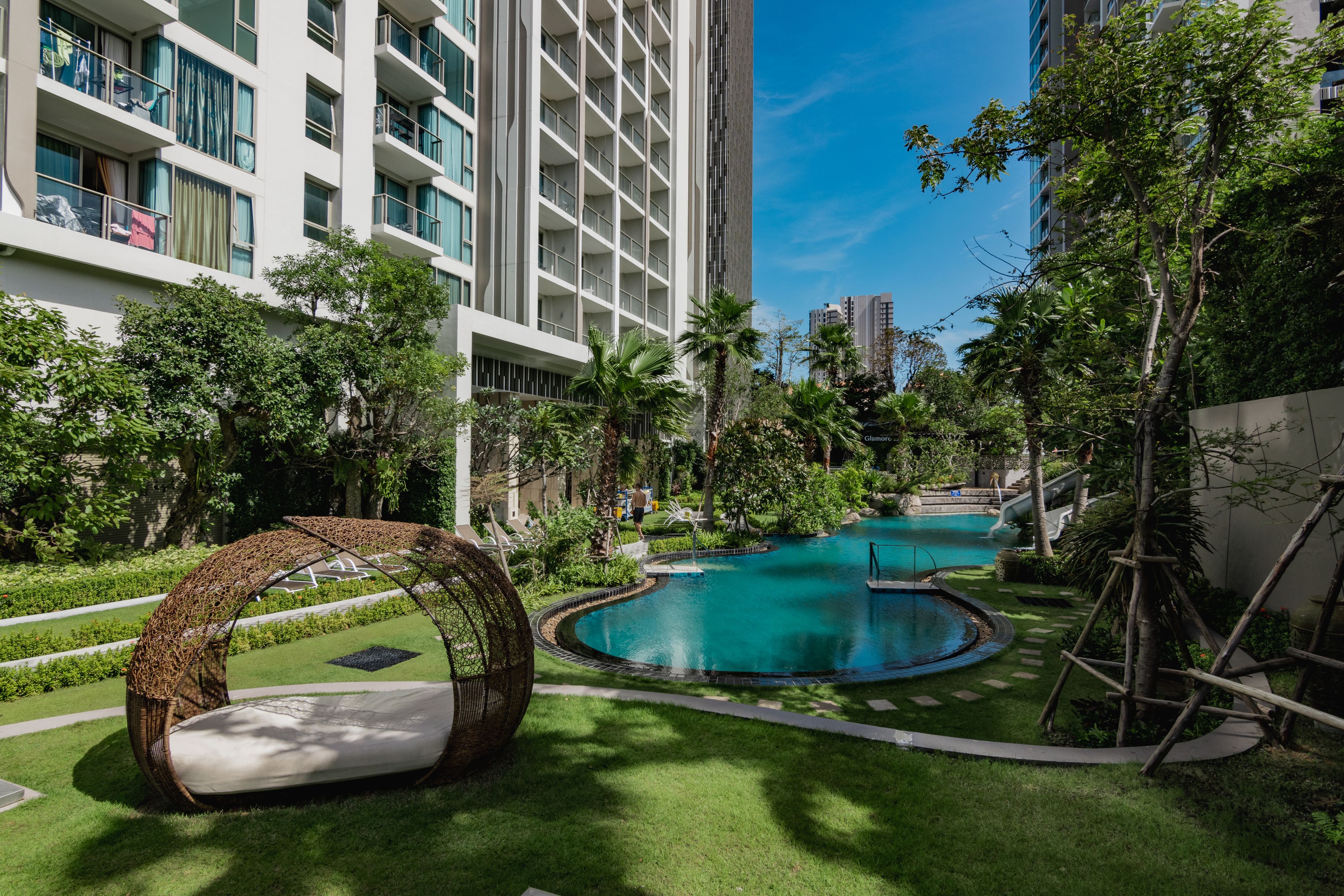 The Riviera Wongamat by Pattaya Holiday