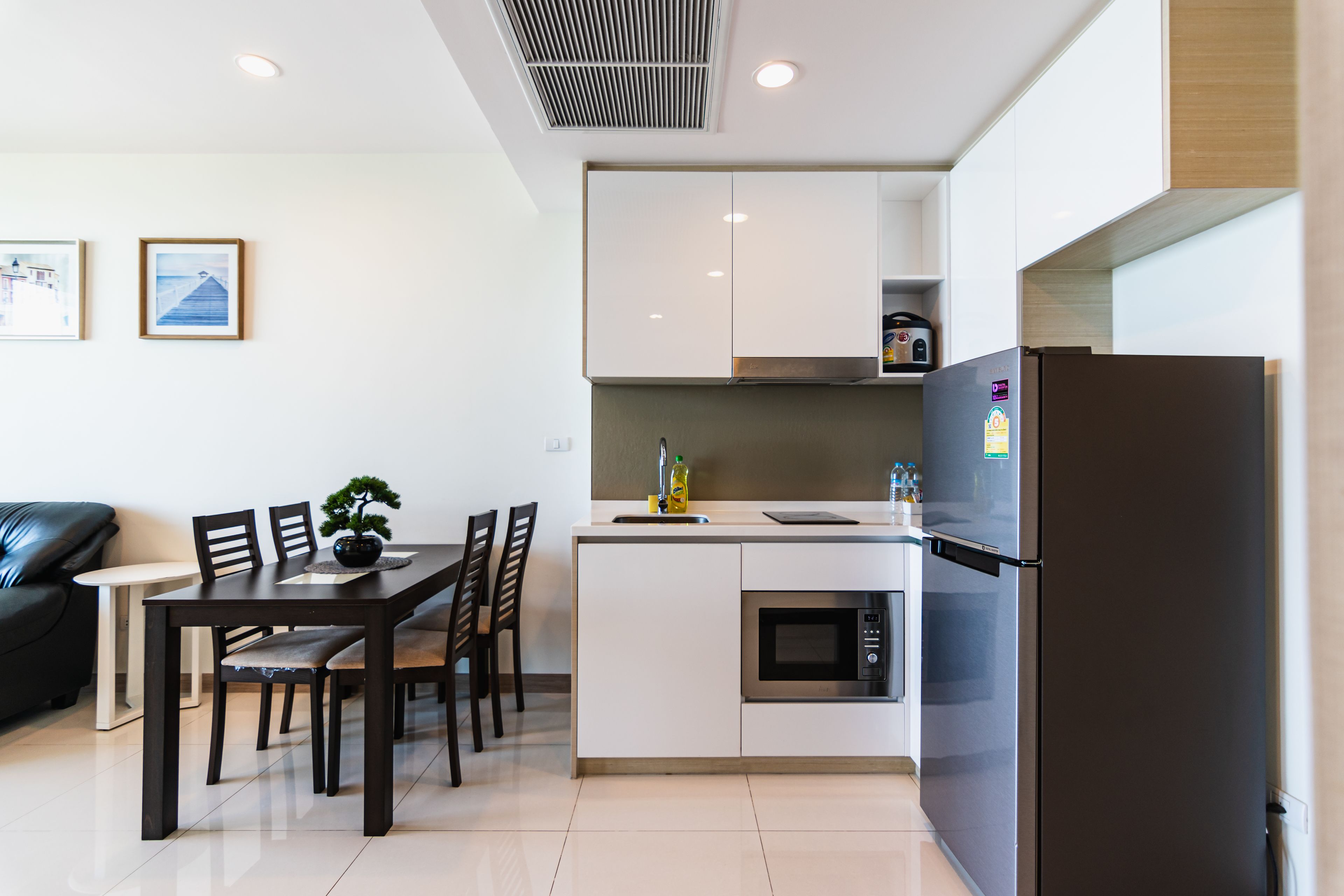 The Riviera Wongamat by Pattaya Holiday
