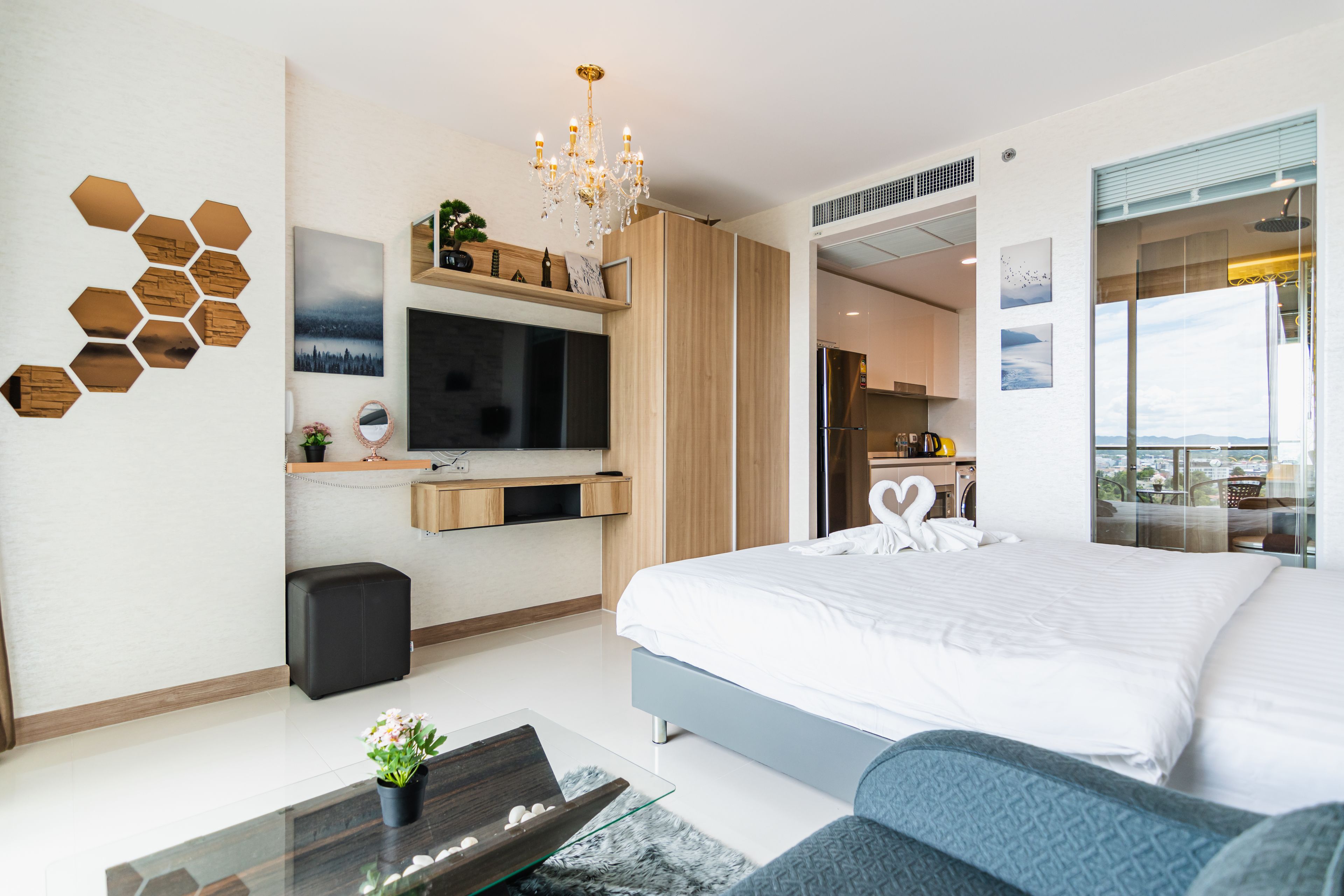 The Riviera Wongamat by Pattaya Holiday