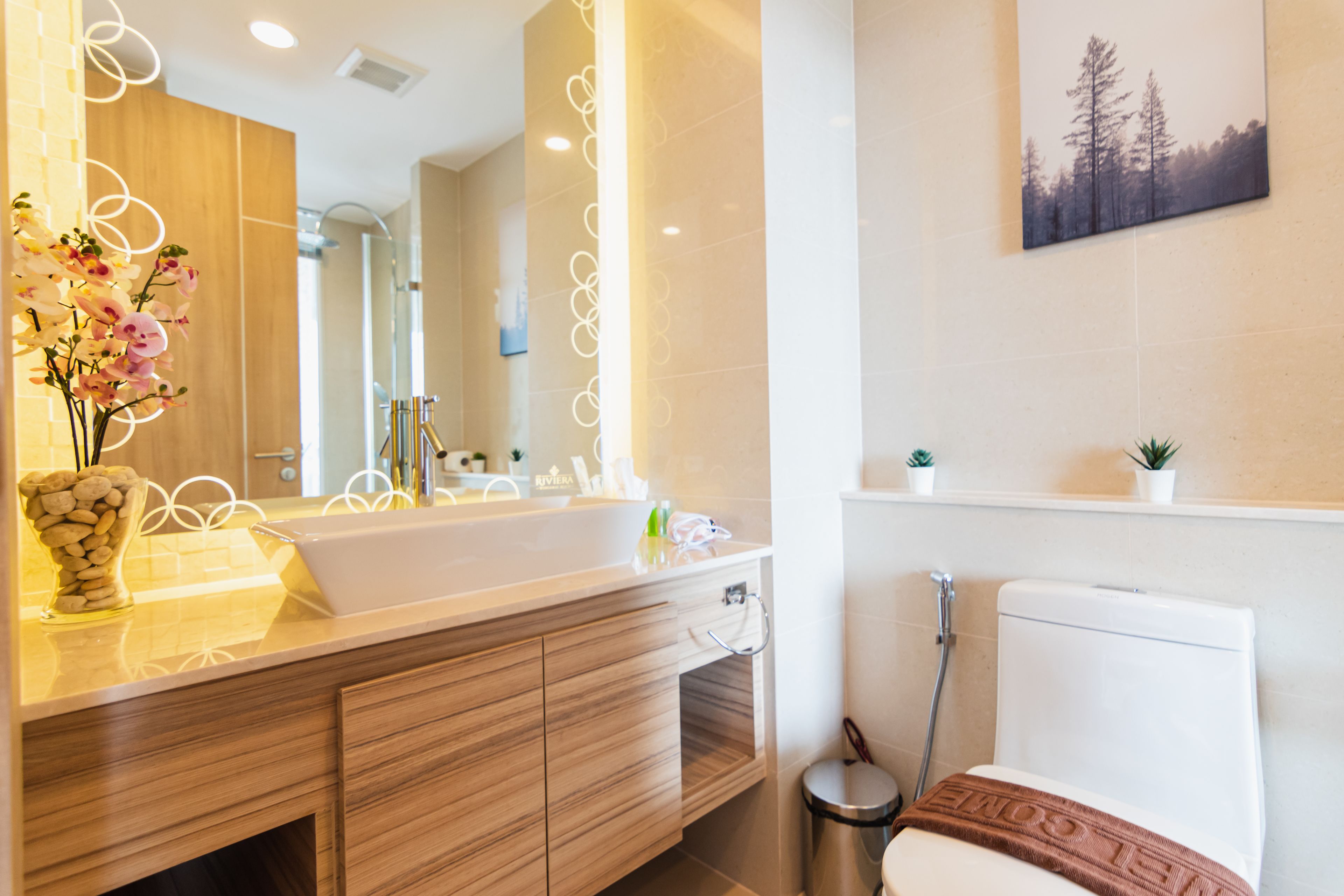 The Riviera Wongamat by Pattaya Holiday