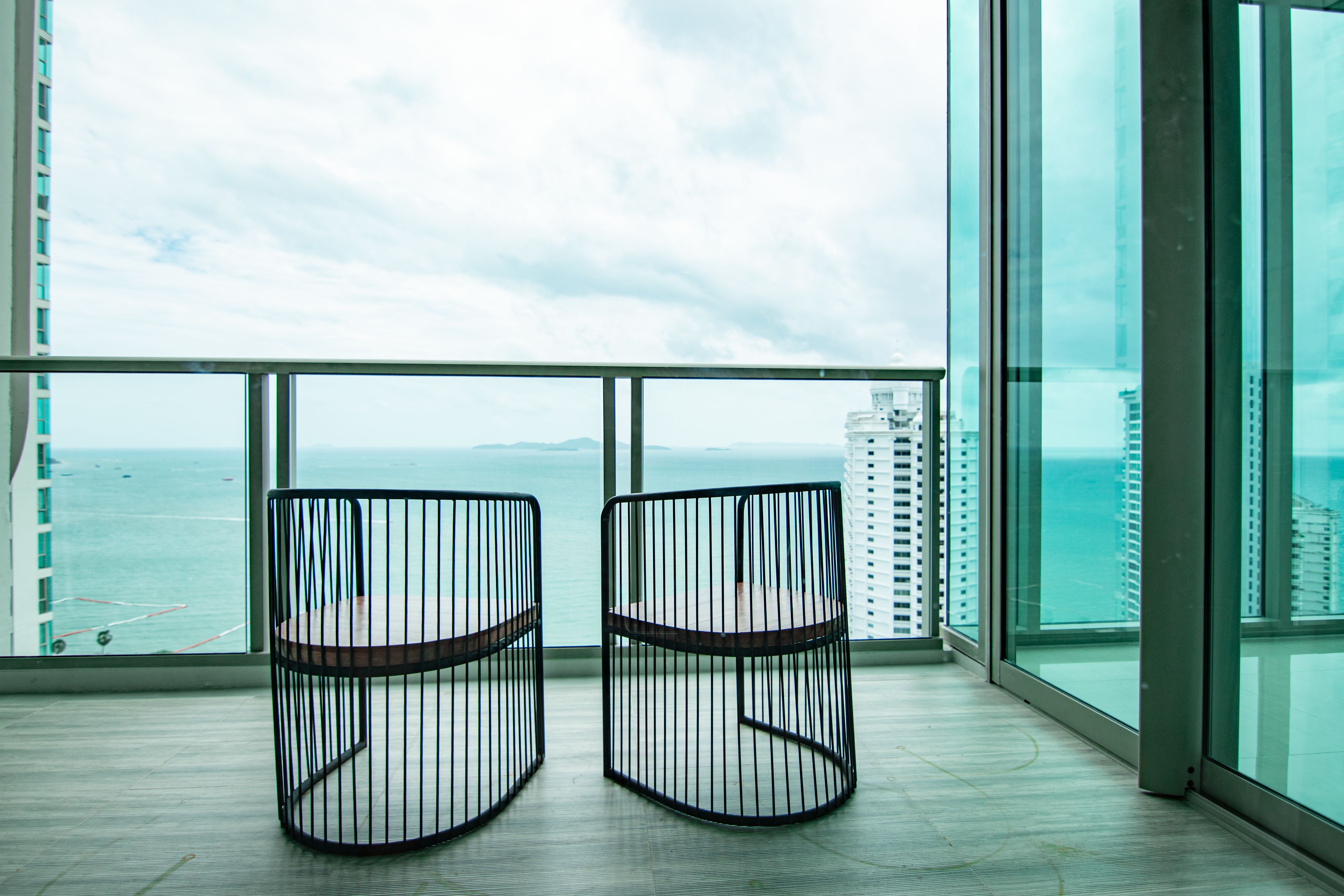 The Riviera Wongamat by Pattaya Holiday