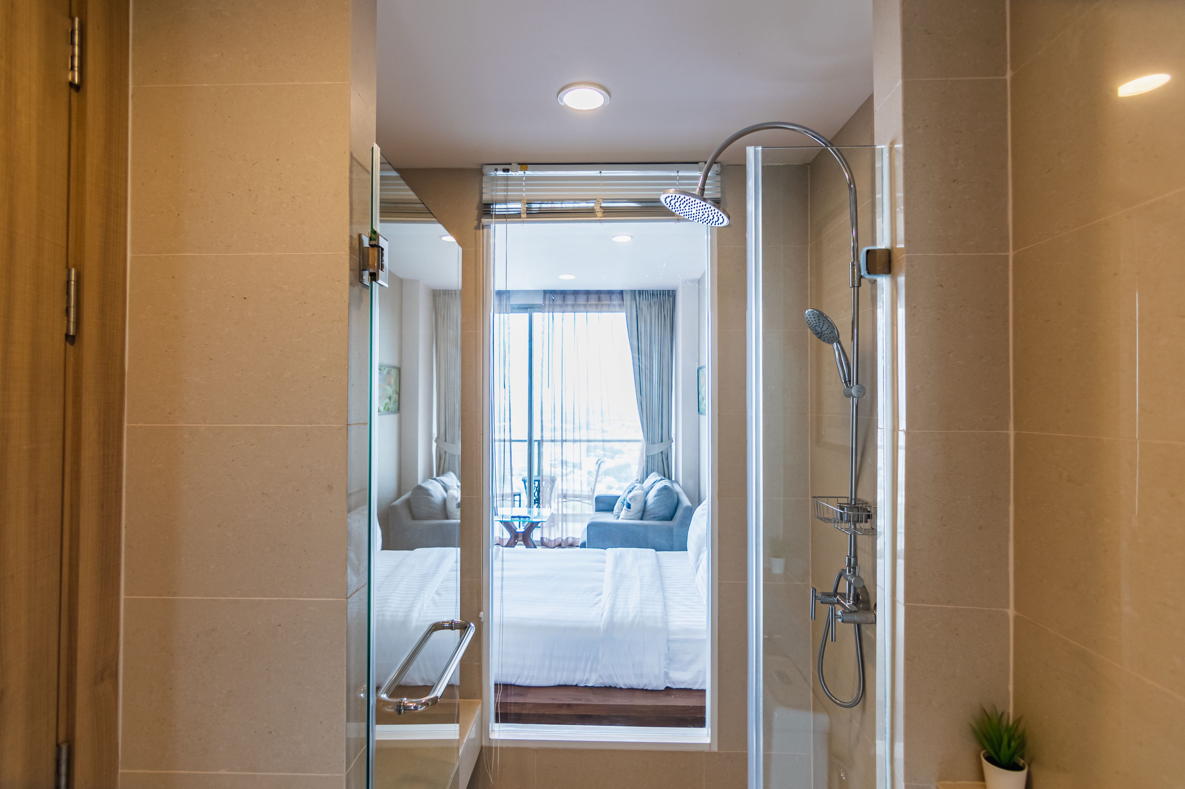 The Riviera Wongamat by Pattaya Holiday